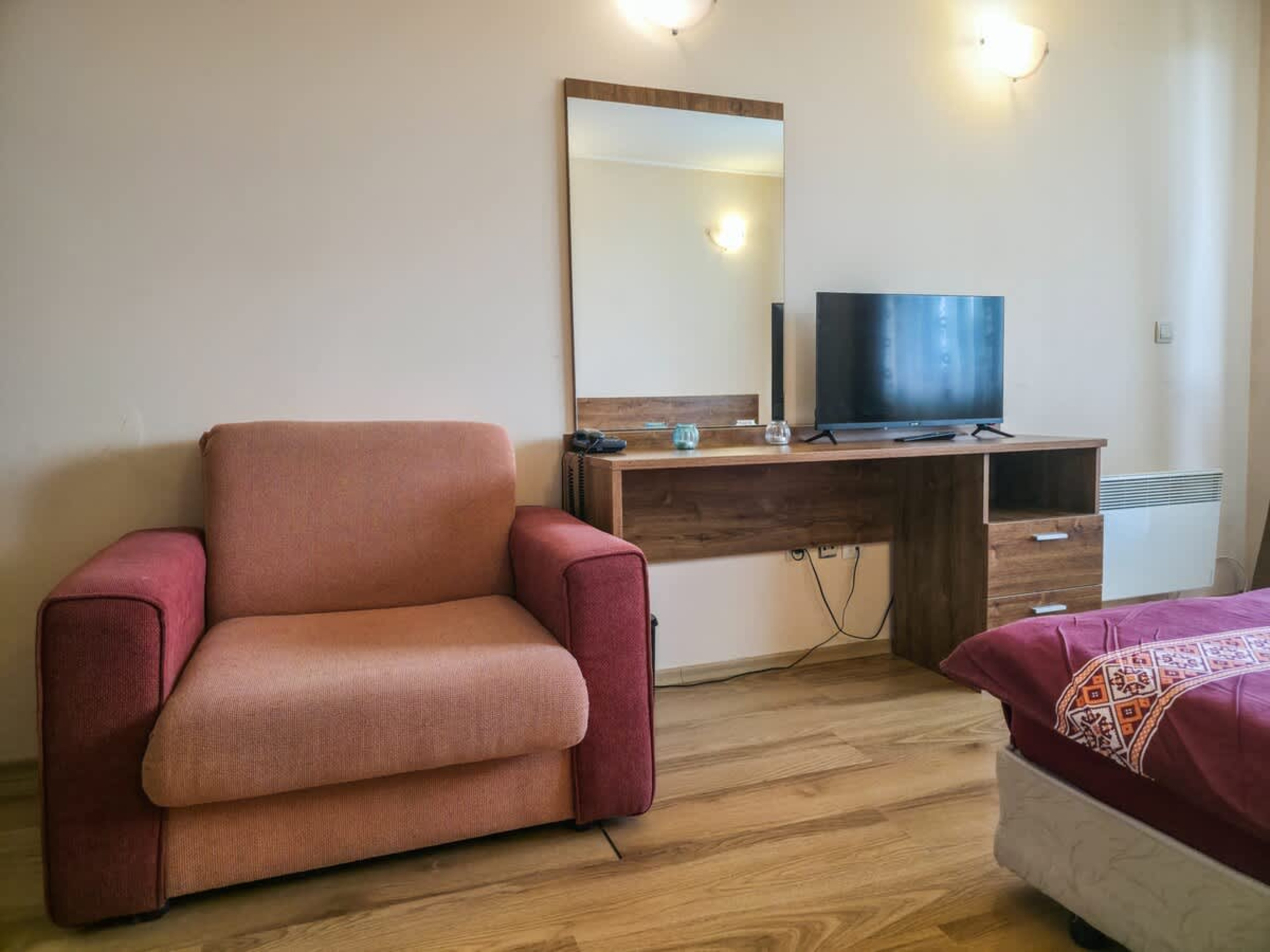 Scoutaround White Logo