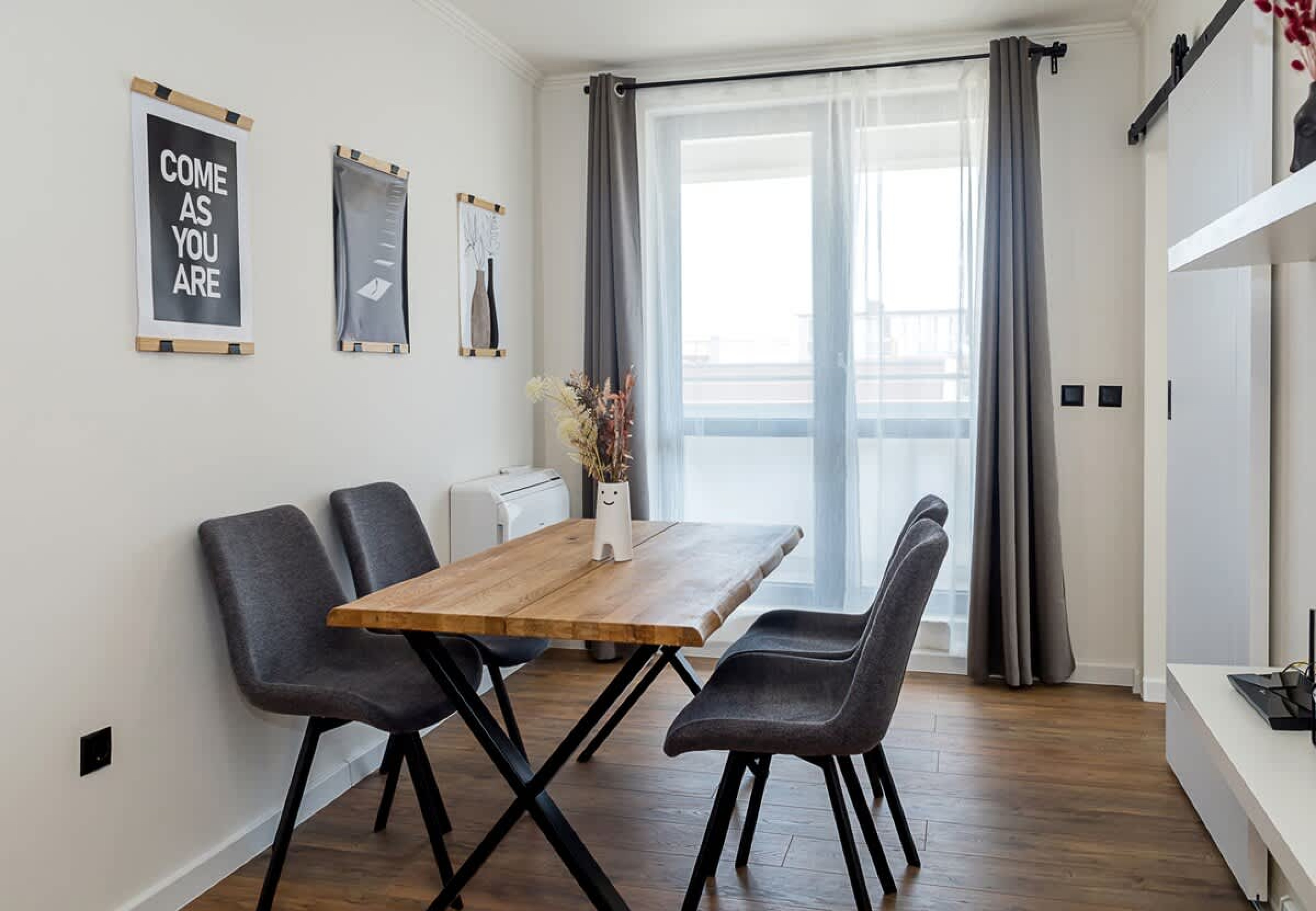 Scoutaround White Logo