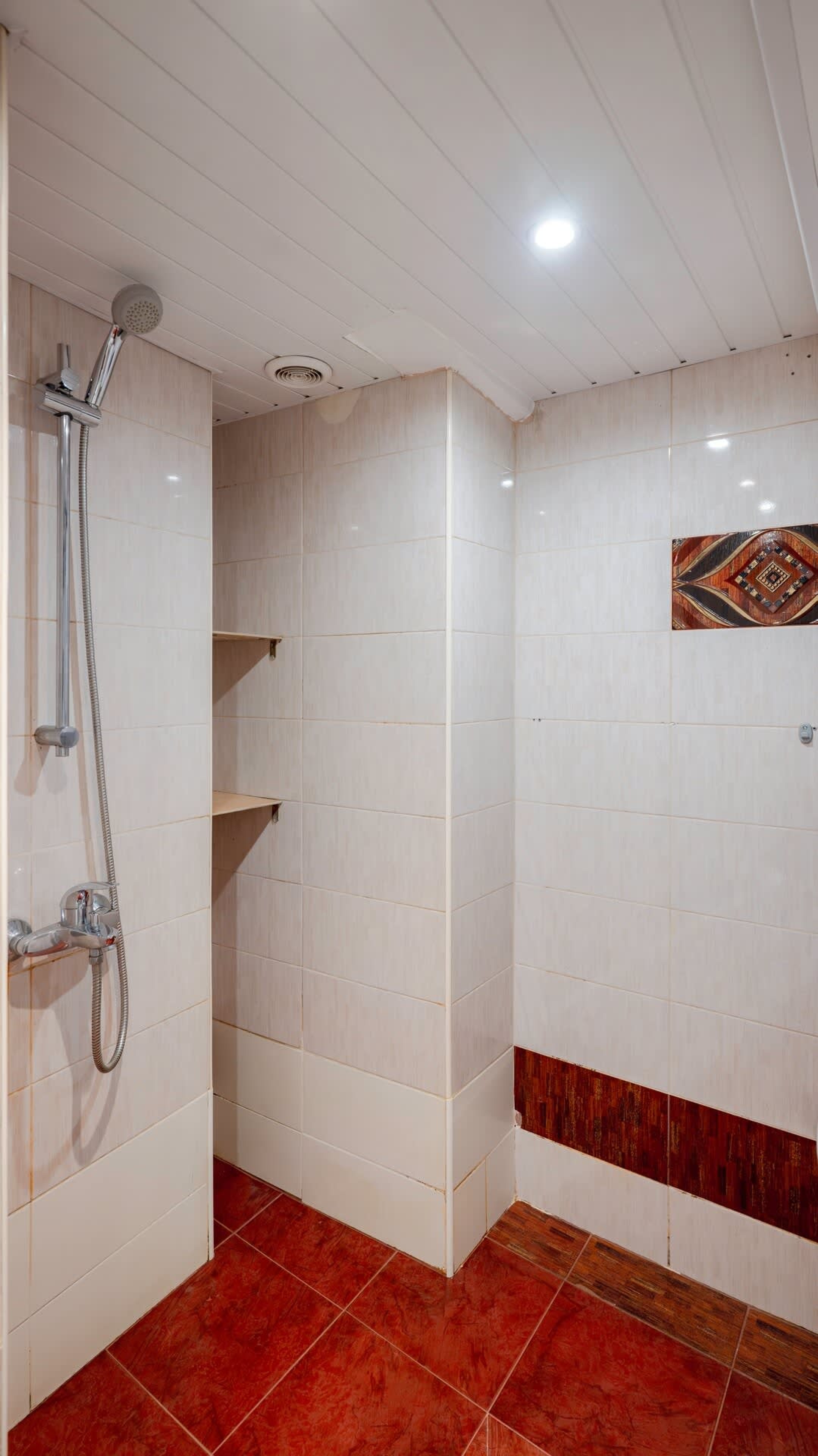 Central Cozy 1BD Compact Chic Living - Photo 17