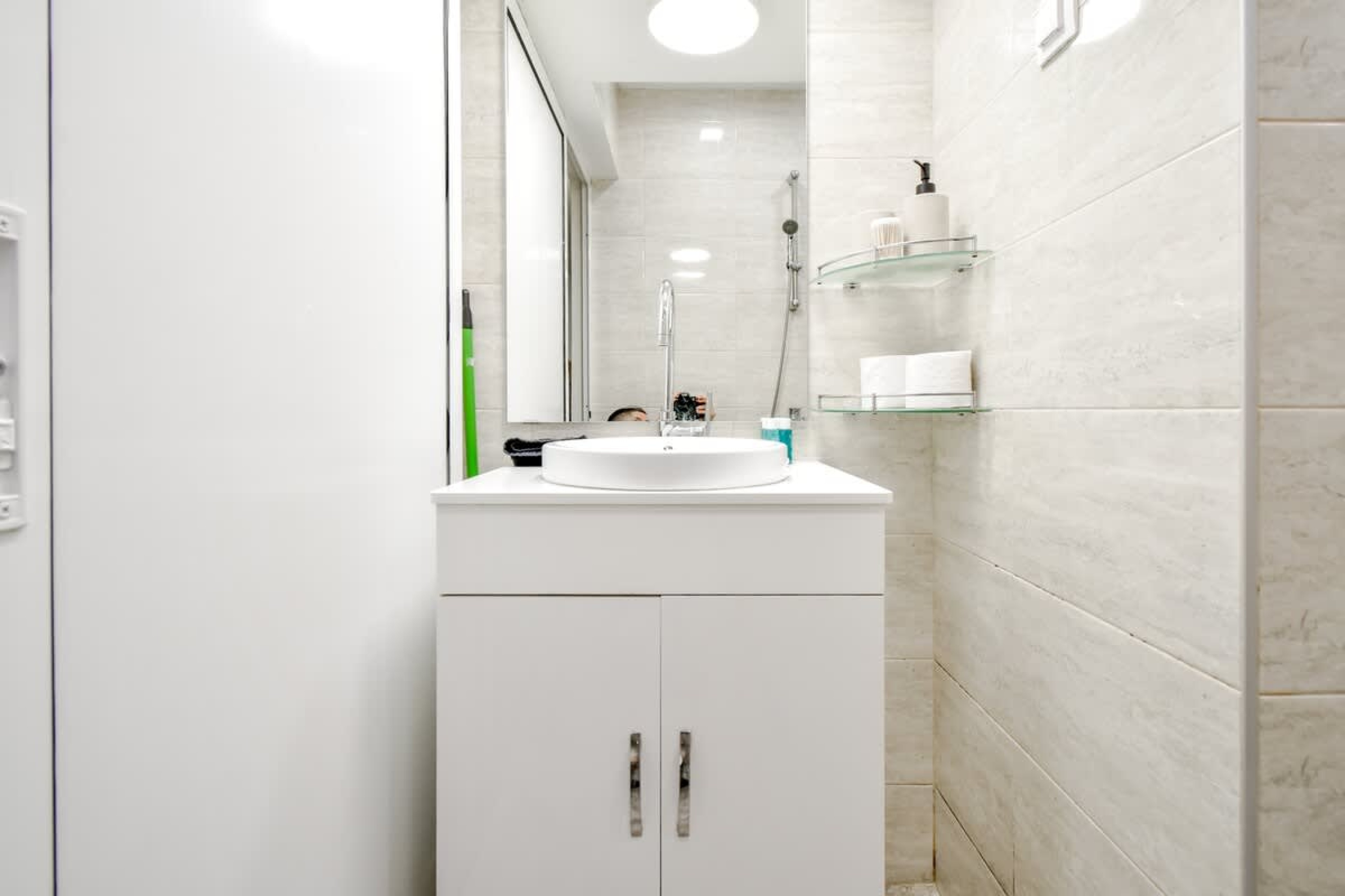 Scoutaround White Logo