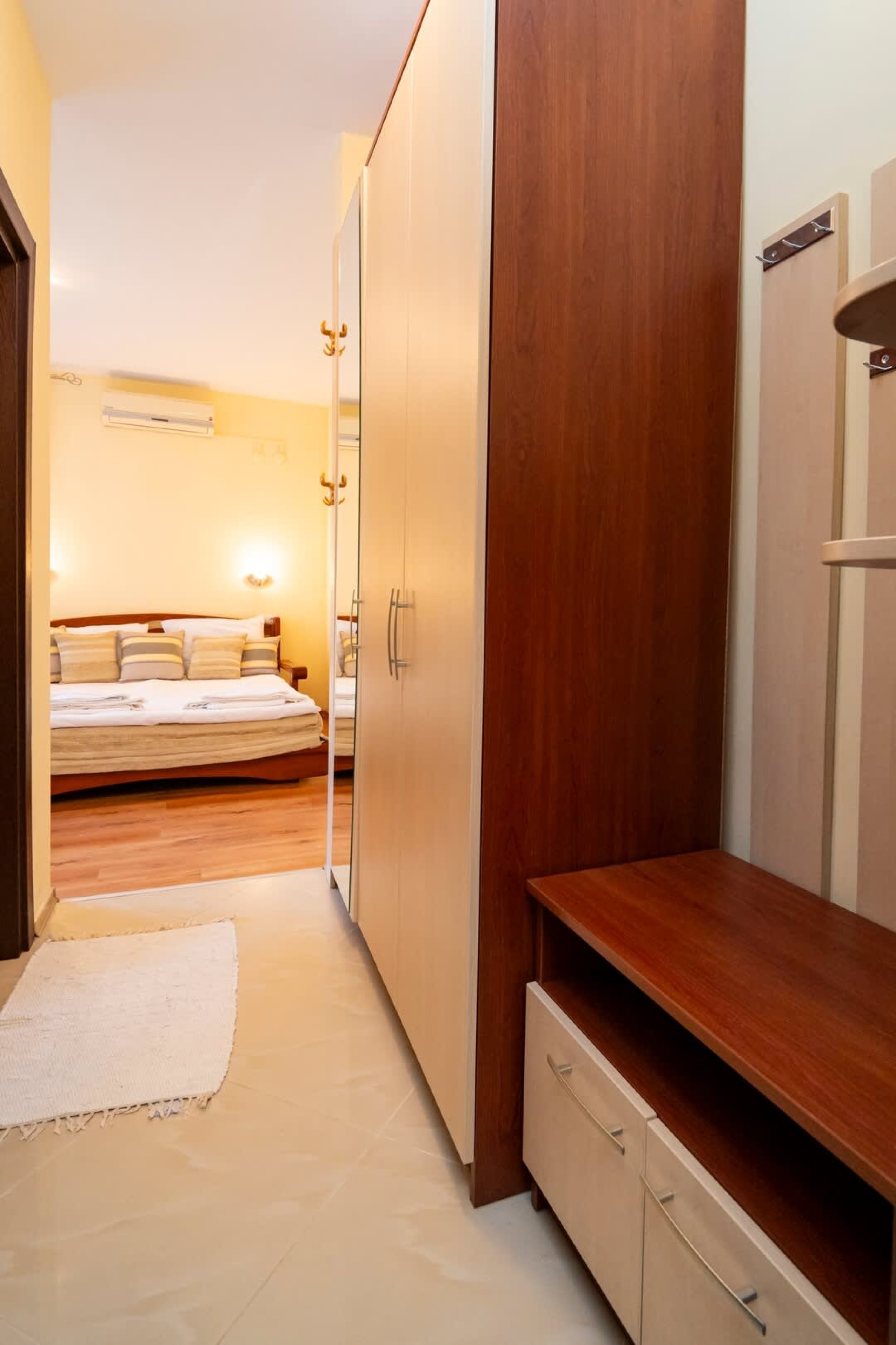 The Family Courtyard - Very LARGE 2BD Apartment - Photo 15