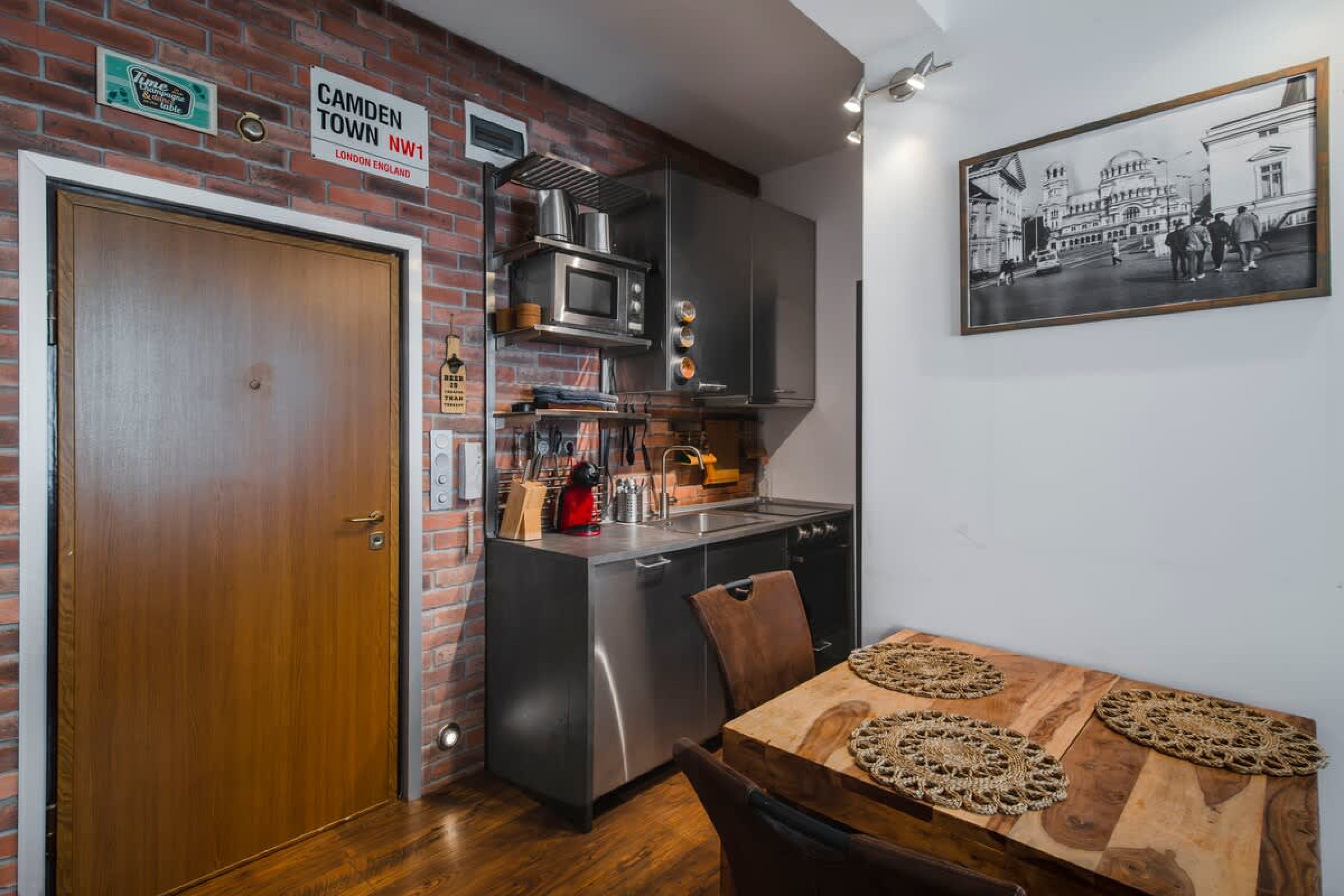 Scoutaround White Logo