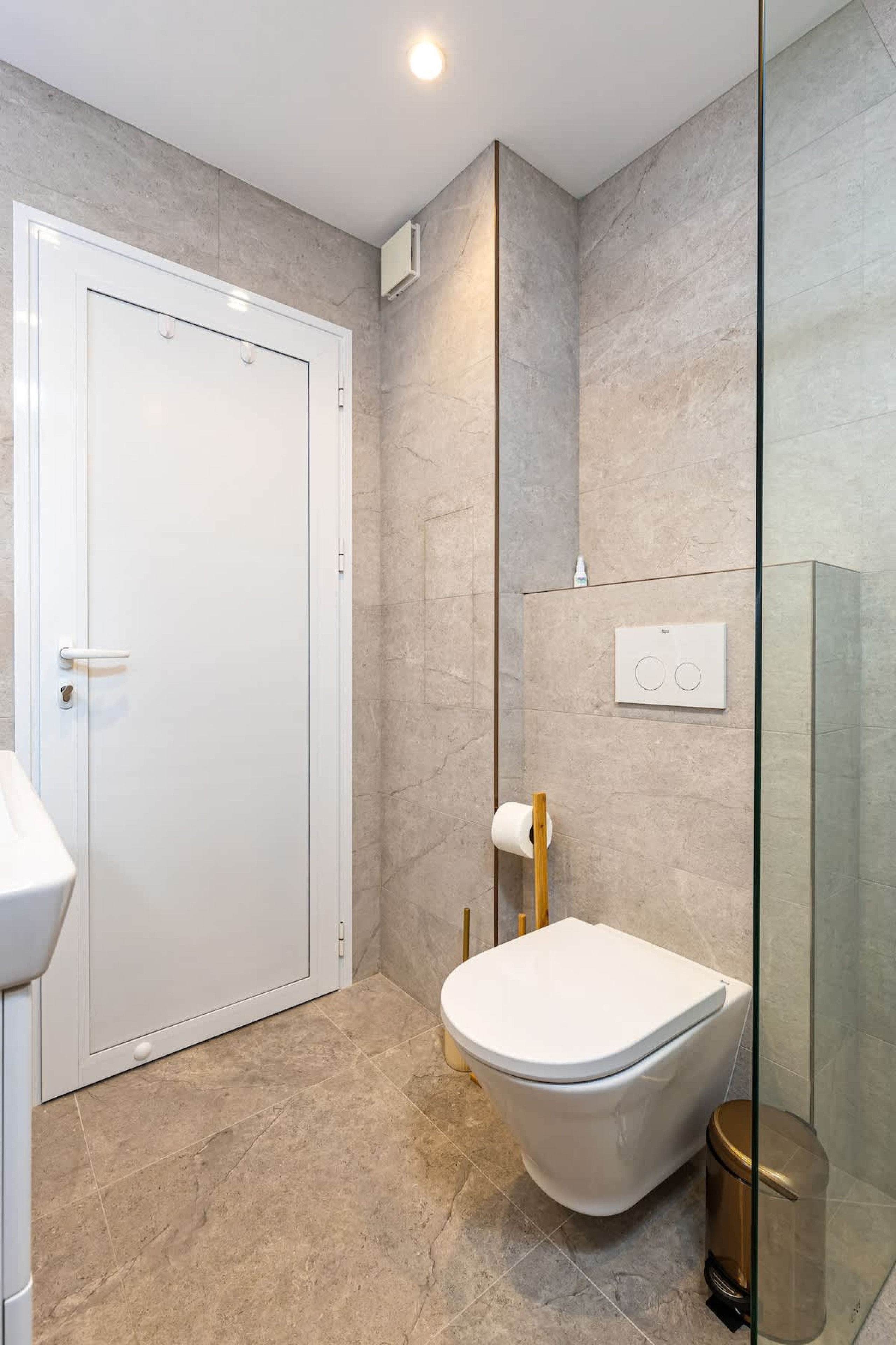 Scoutaround White Logo