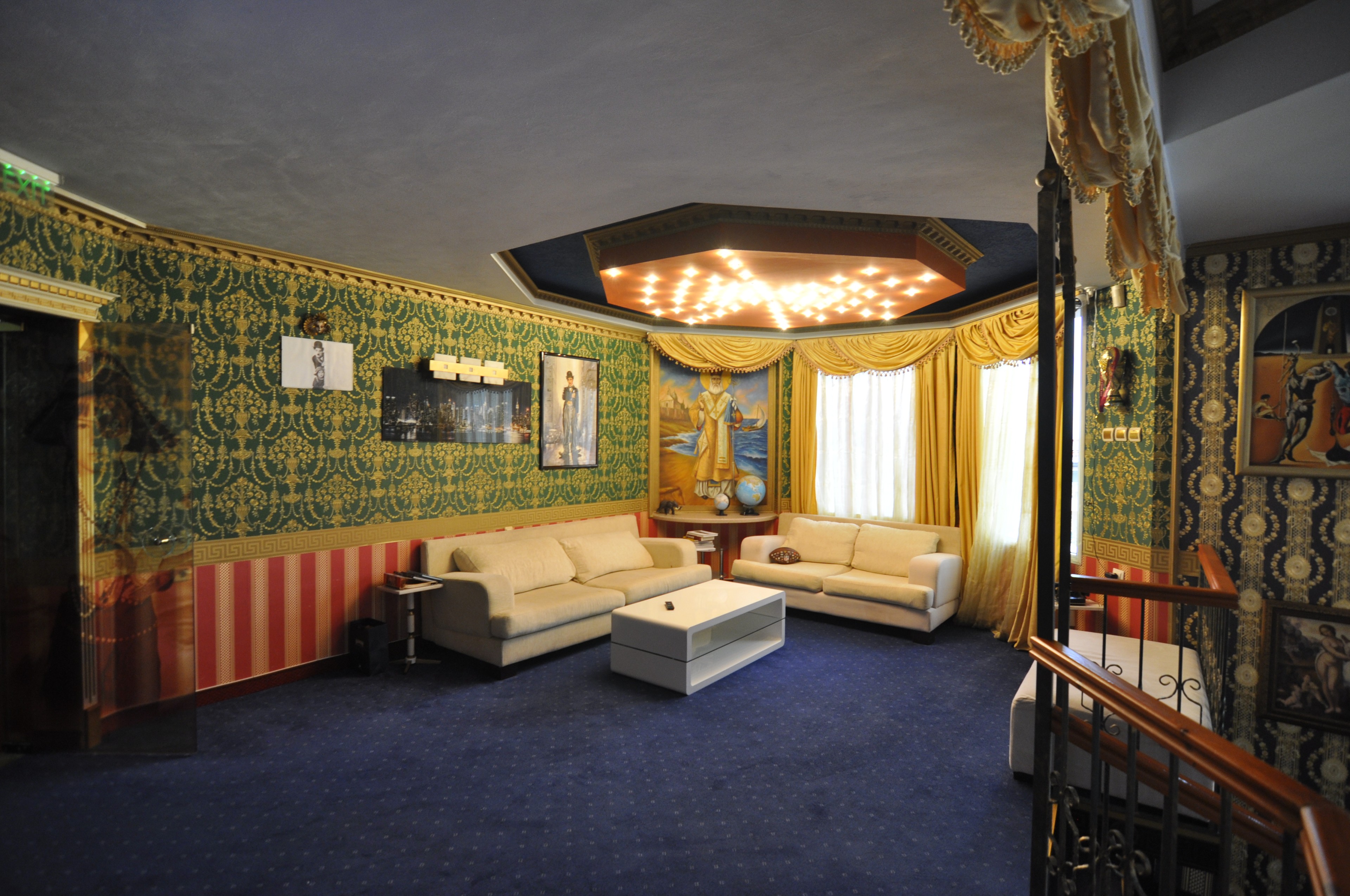 Scoutaround White Logo