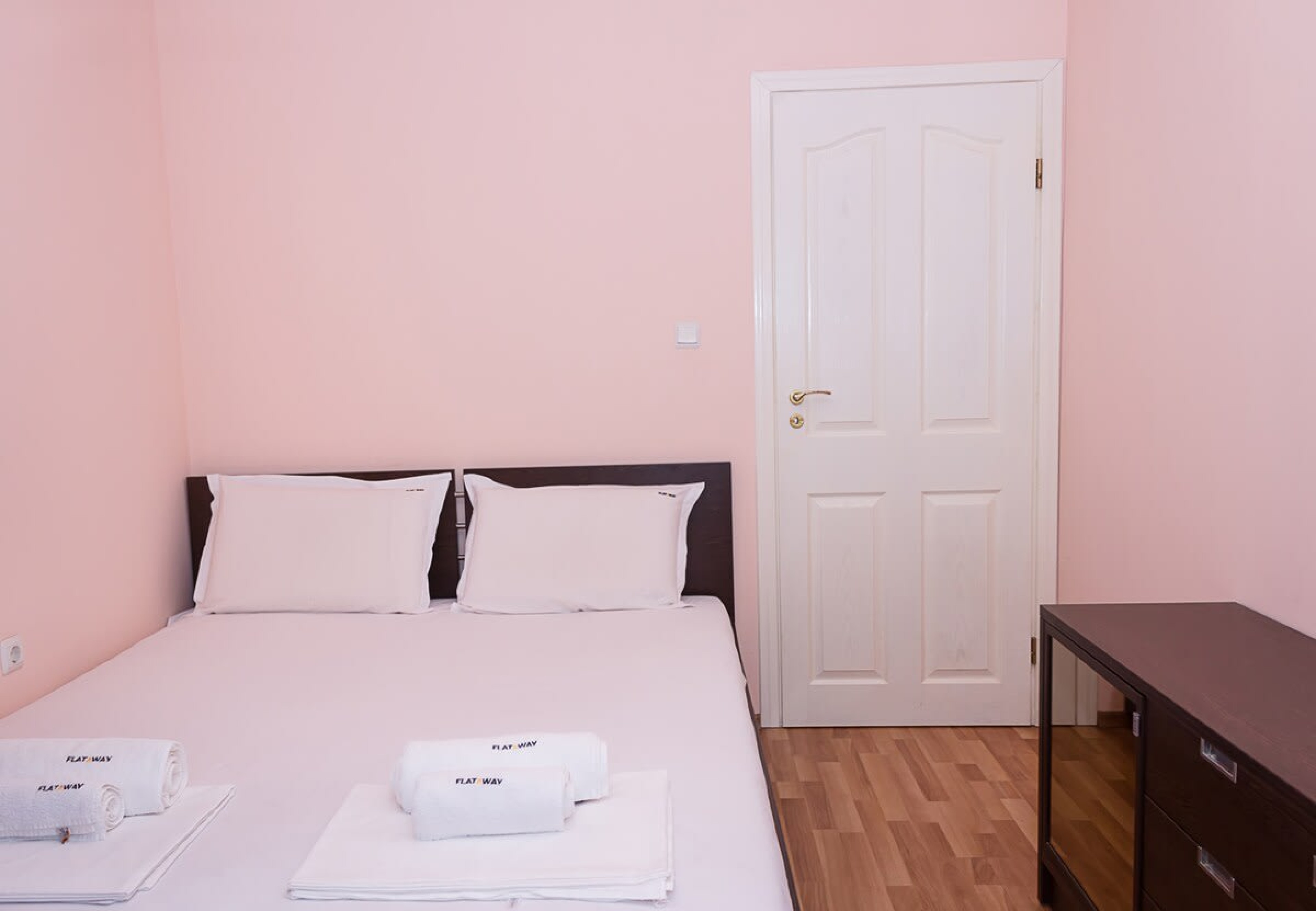 Scoutaround White Logo