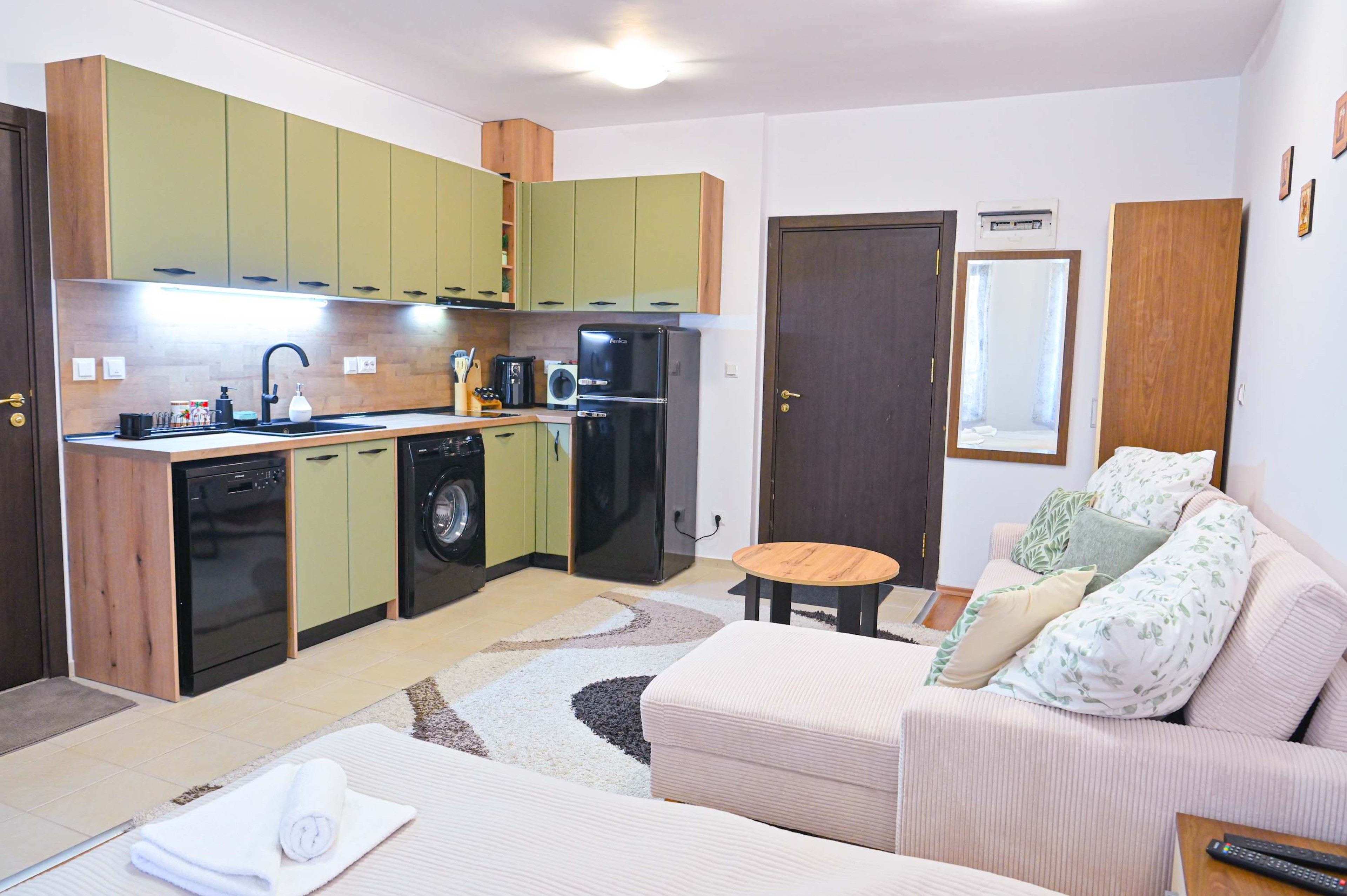 Scoutaround White Logo