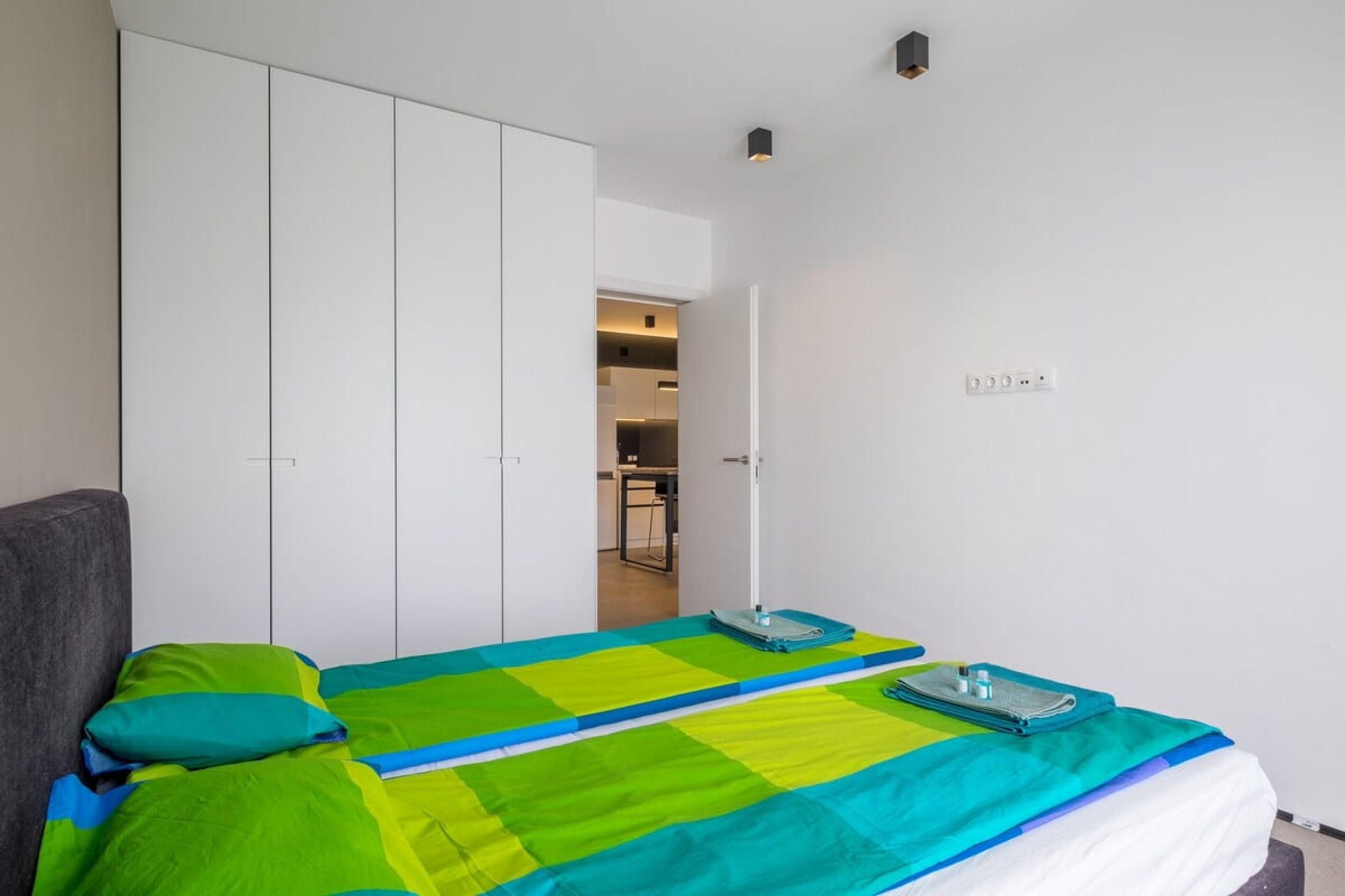 Scoutaround White Logo