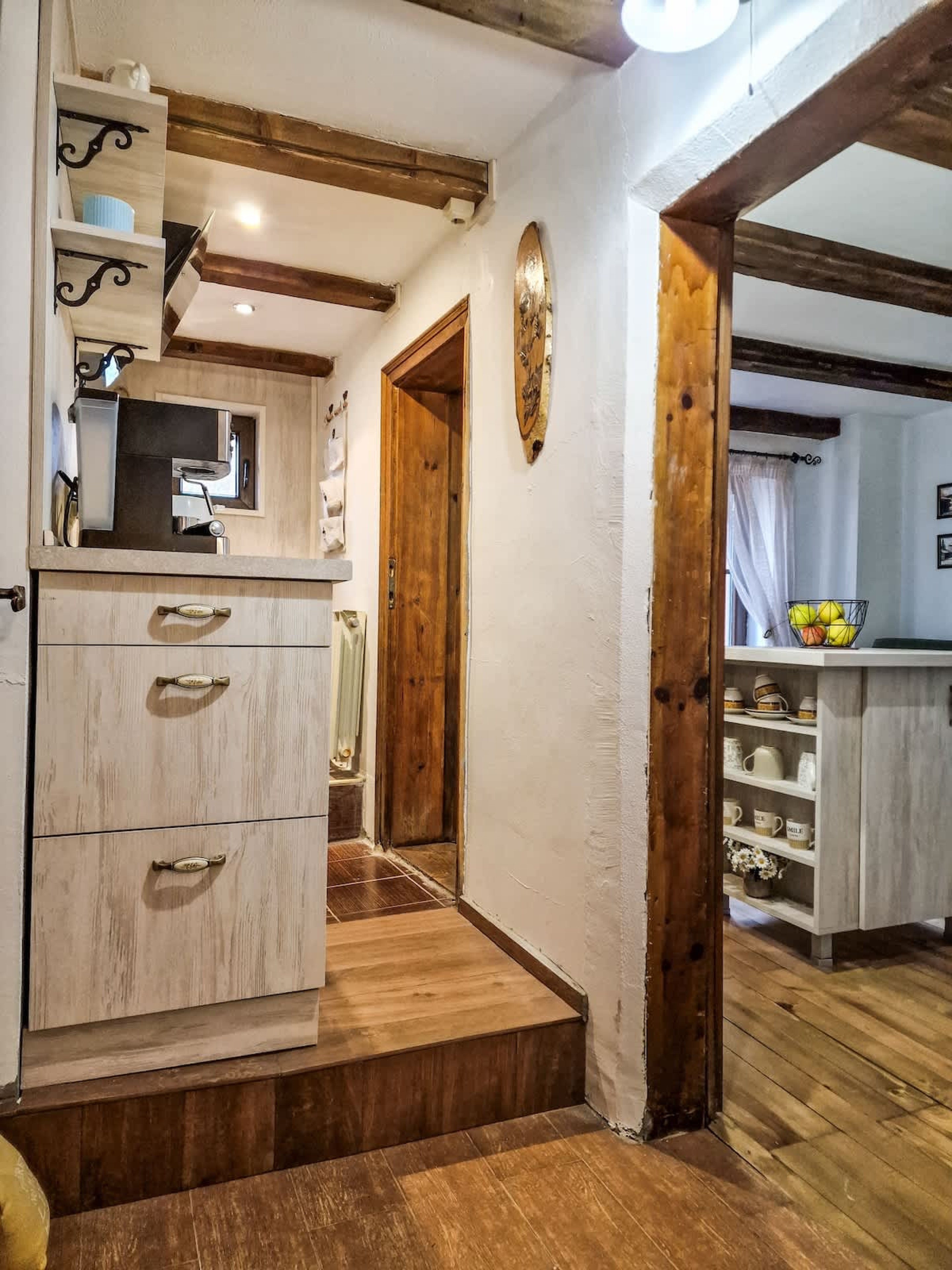 Scoutaround White Logo