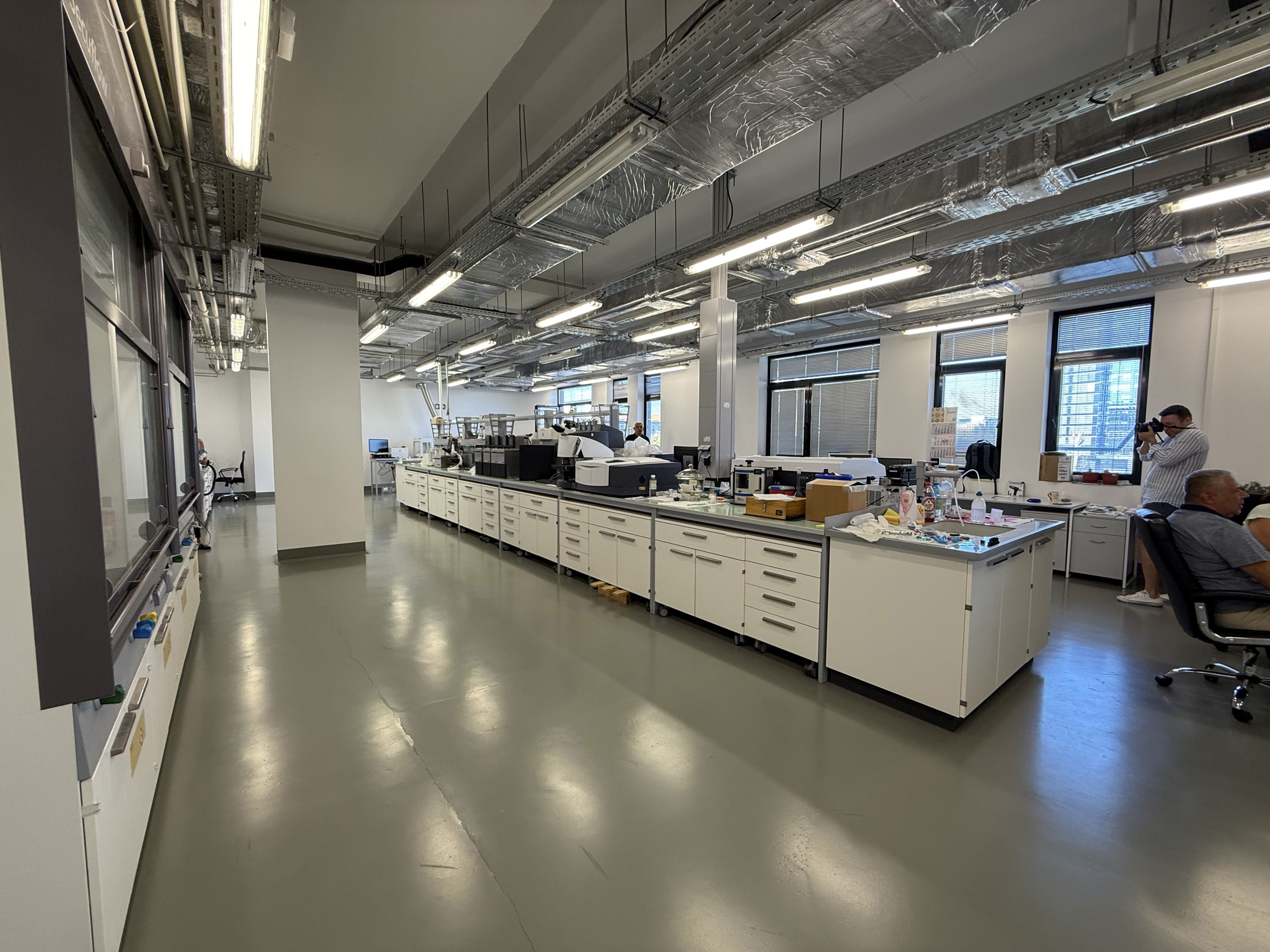 Scoutaround White Logo