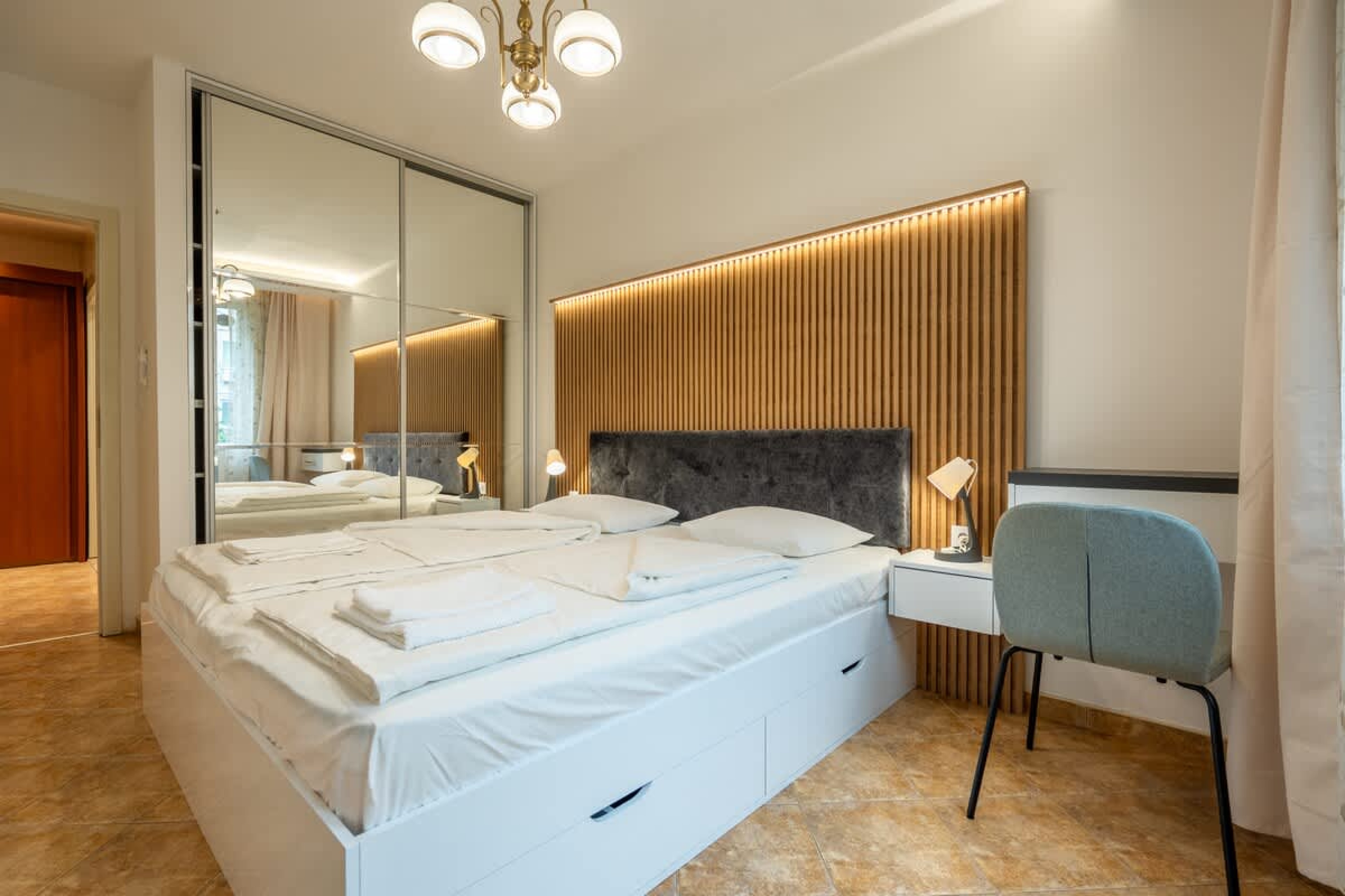 Scoutaround White Logo