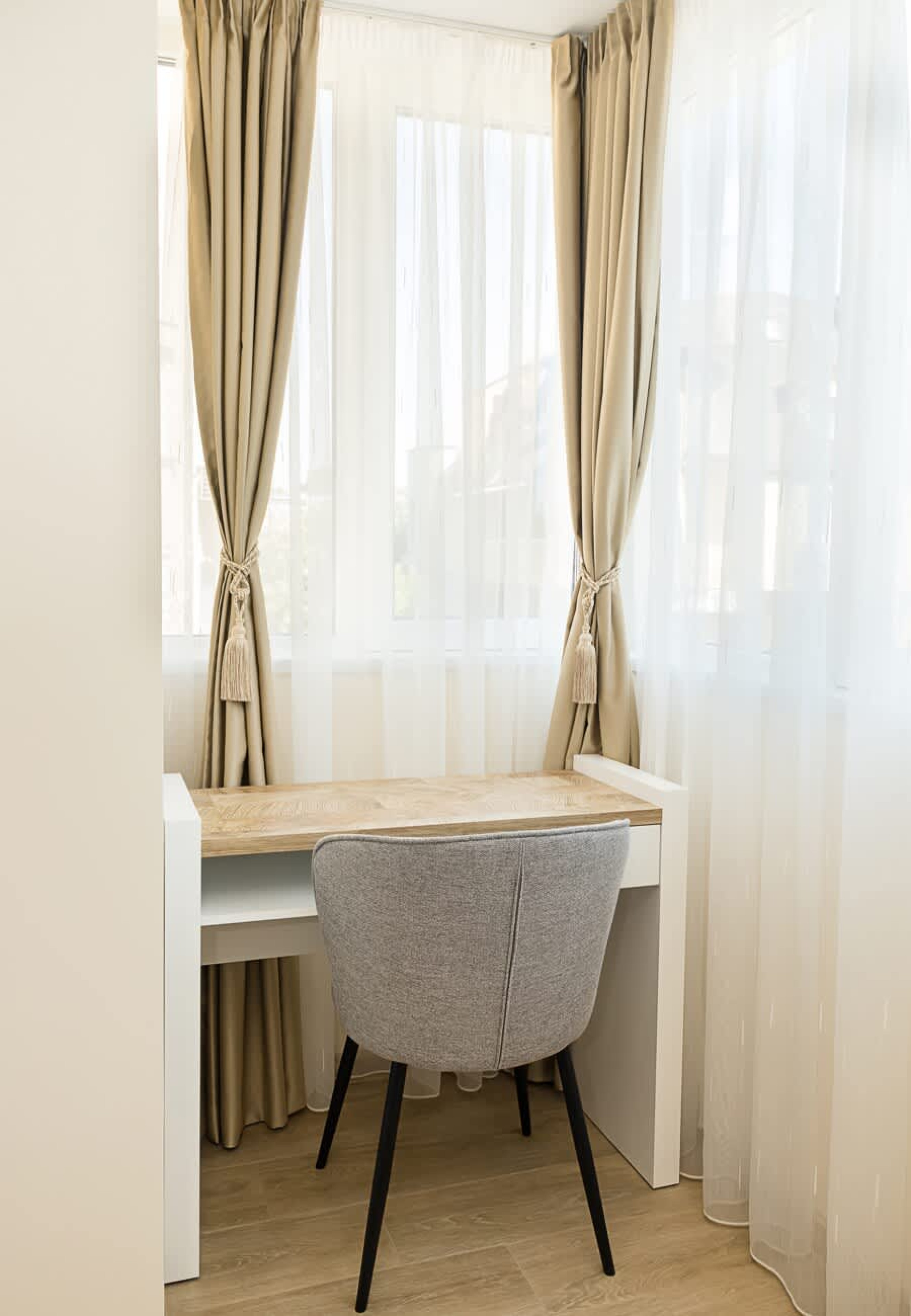 Scoutaround White Logo