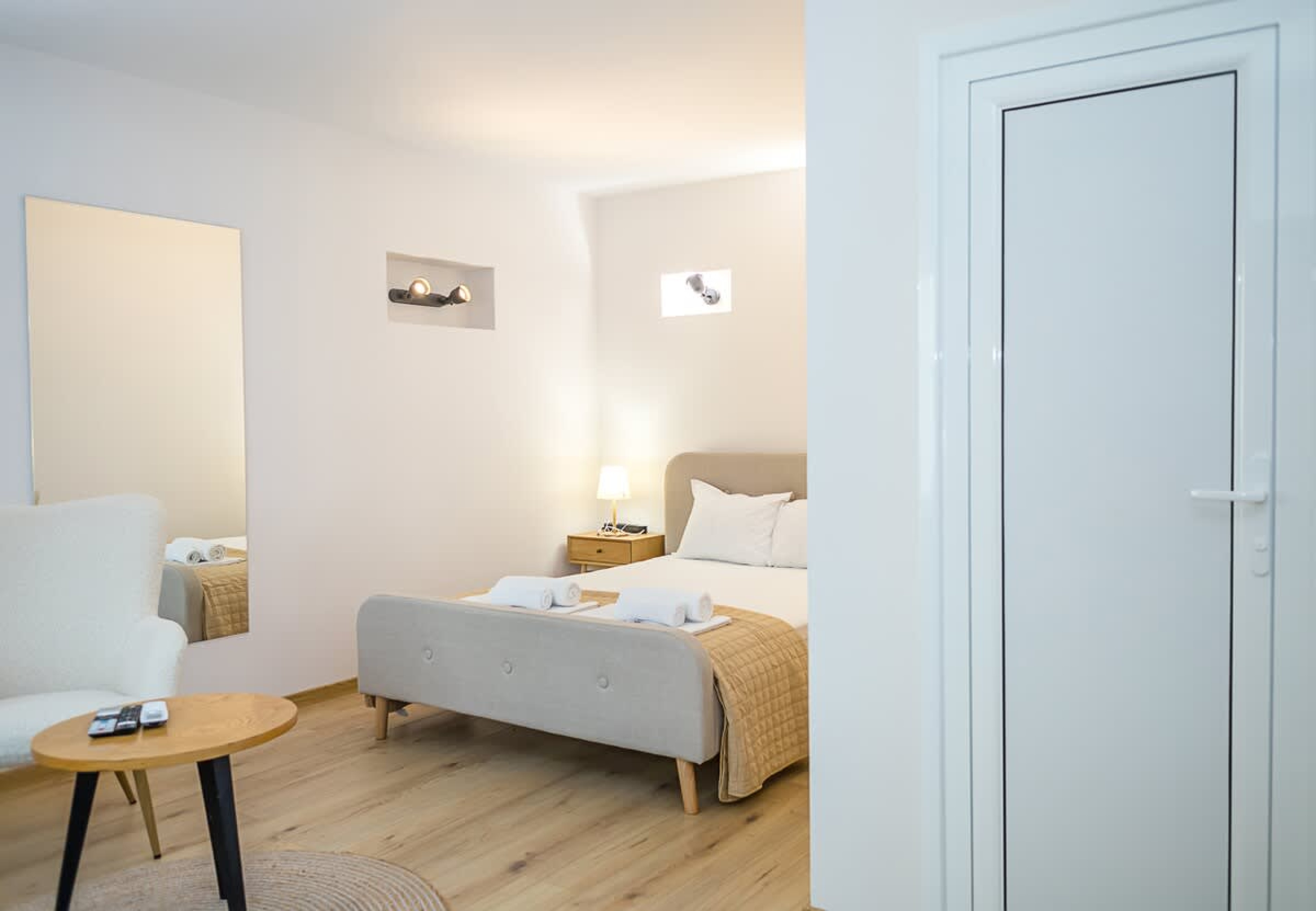 Scoutaround White Logo