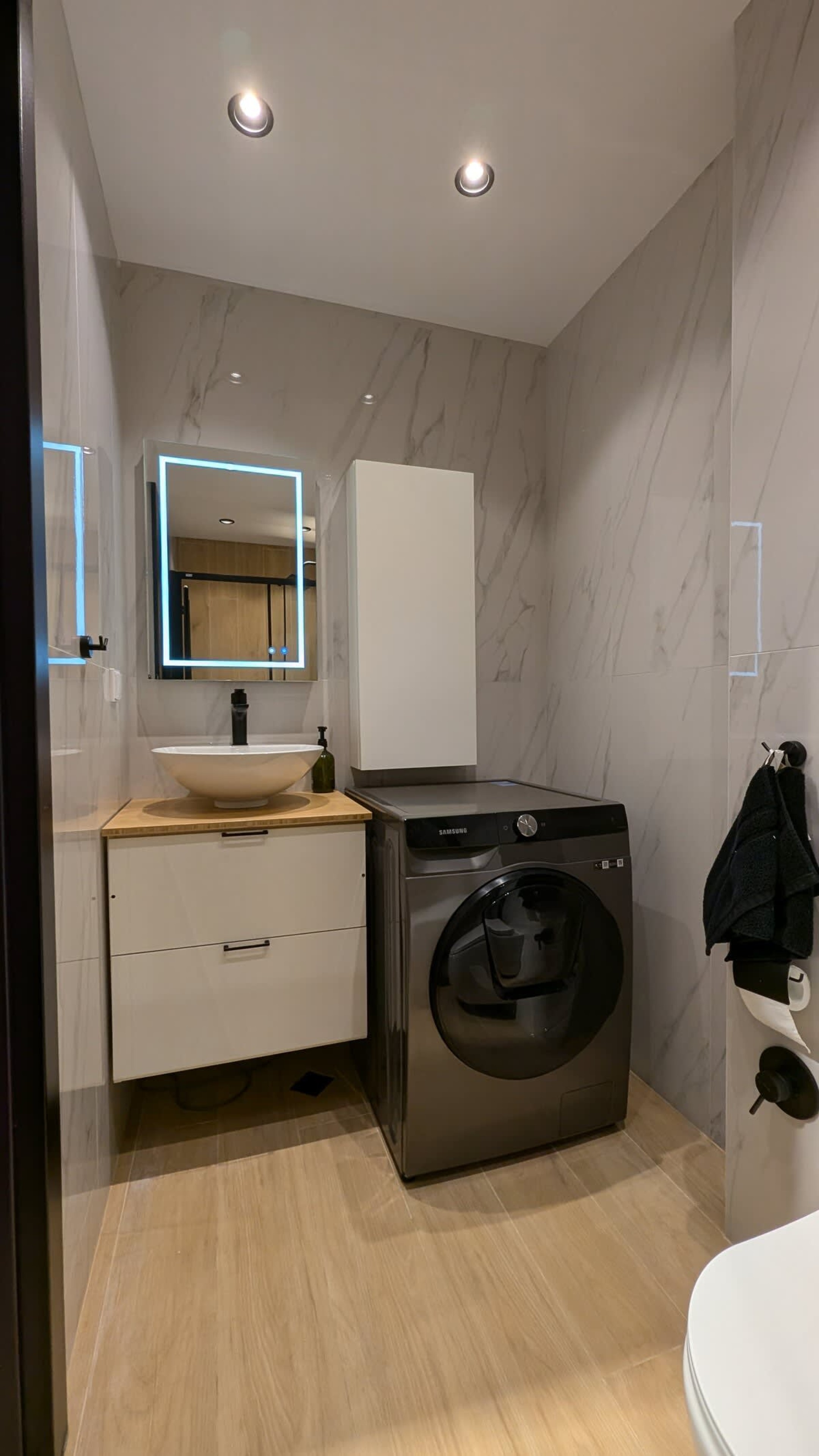 Scoutaround White Logo