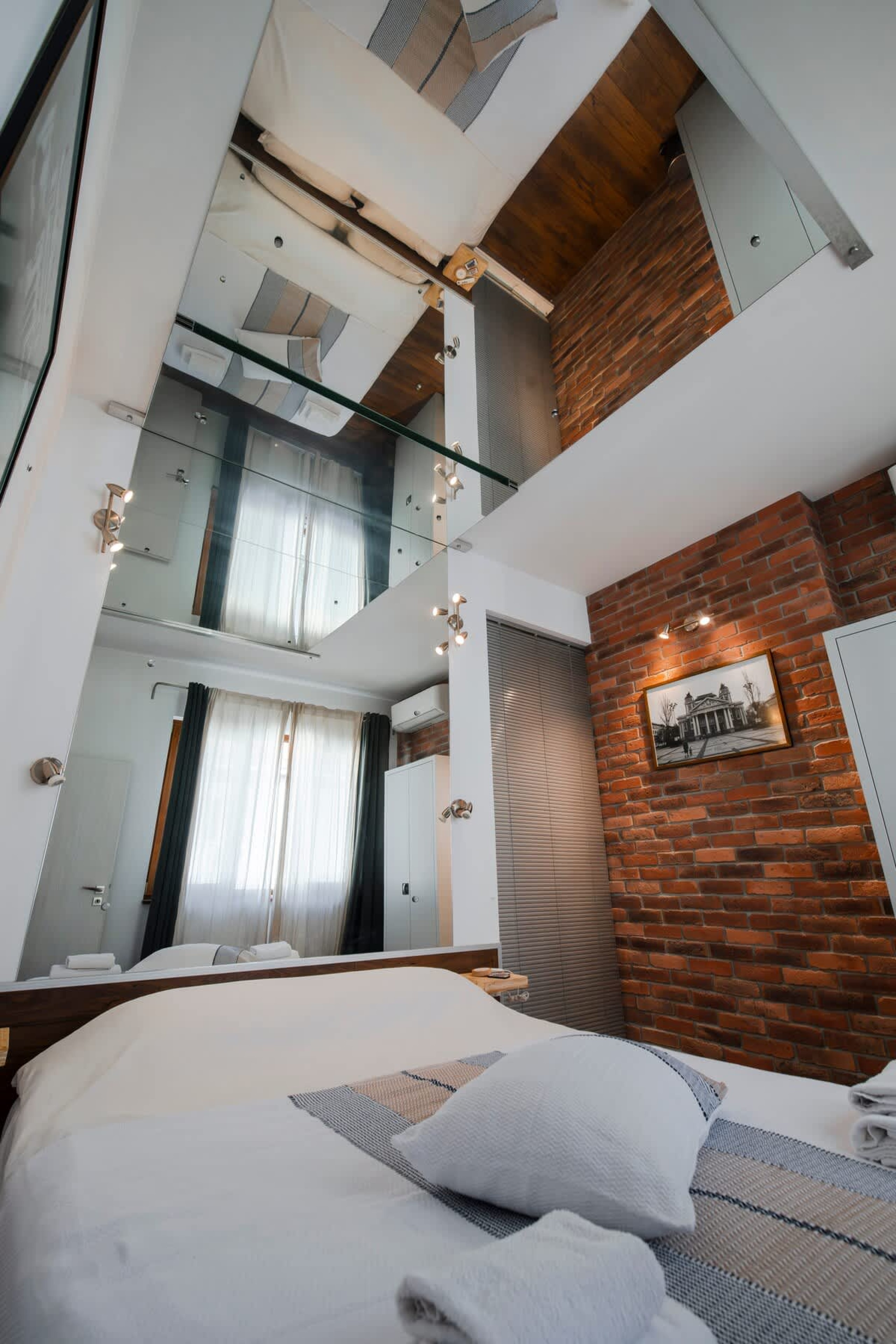 Scoutaround White Logo