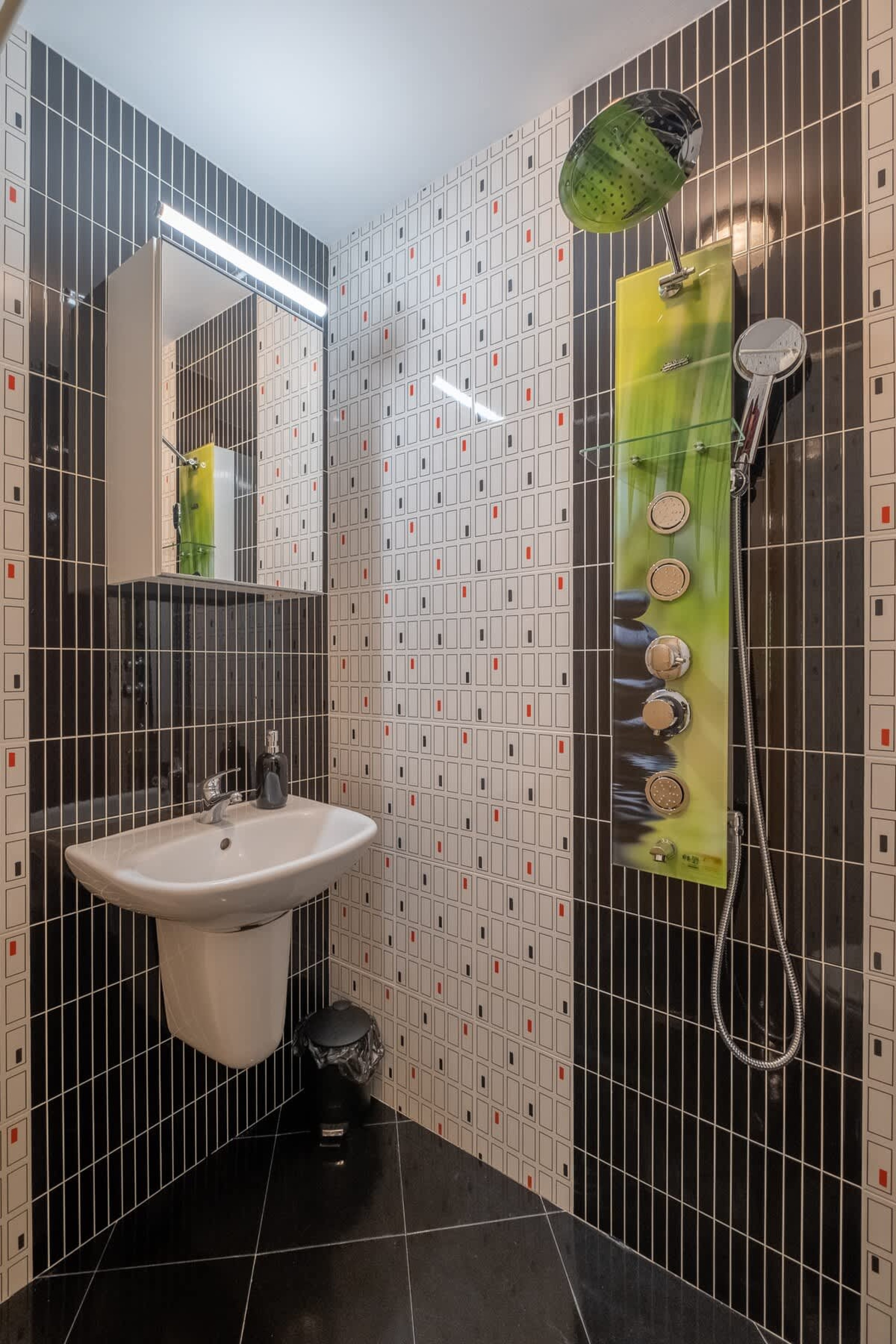 Scoutaround White Logo