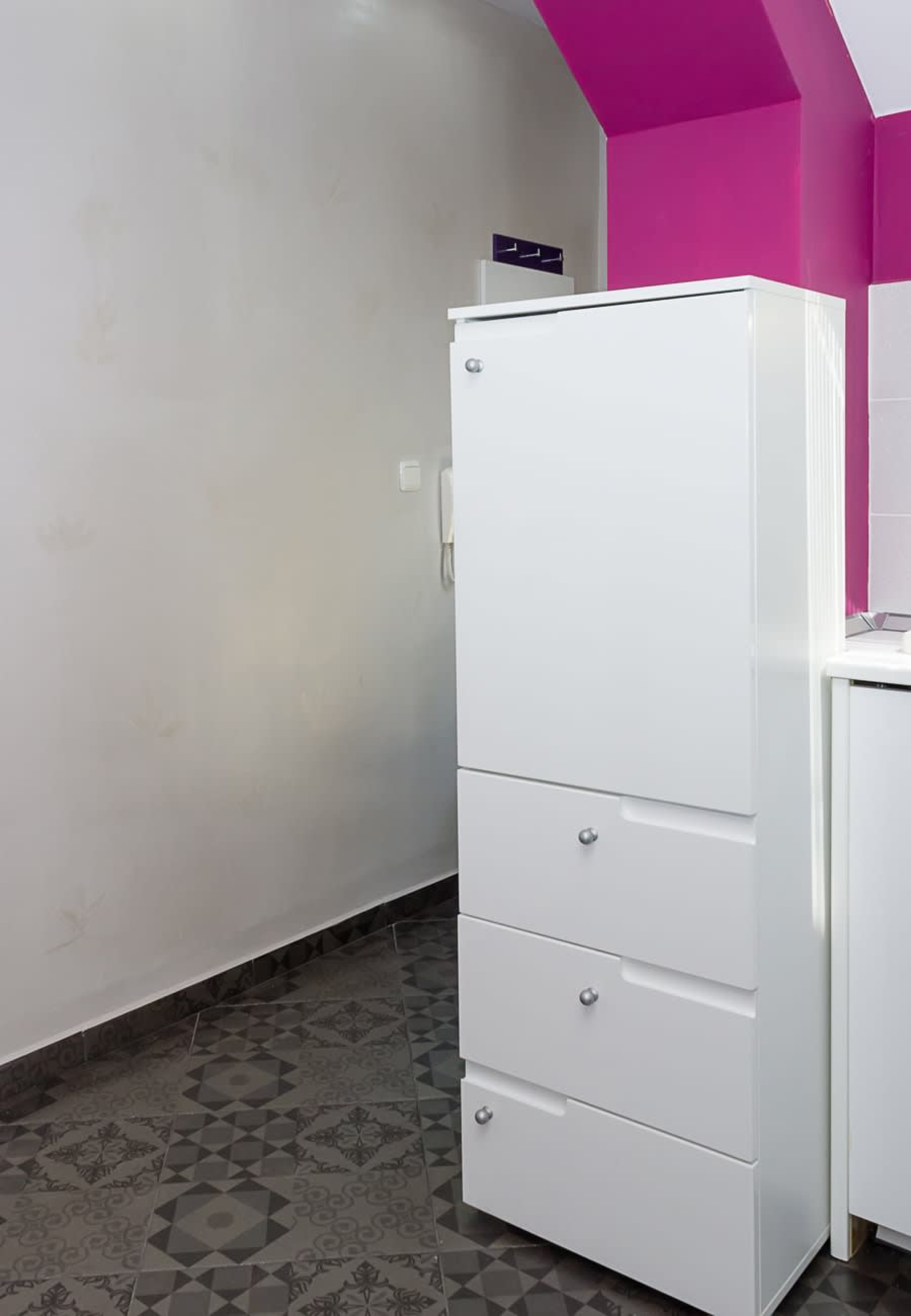 Scoutaround White Logo