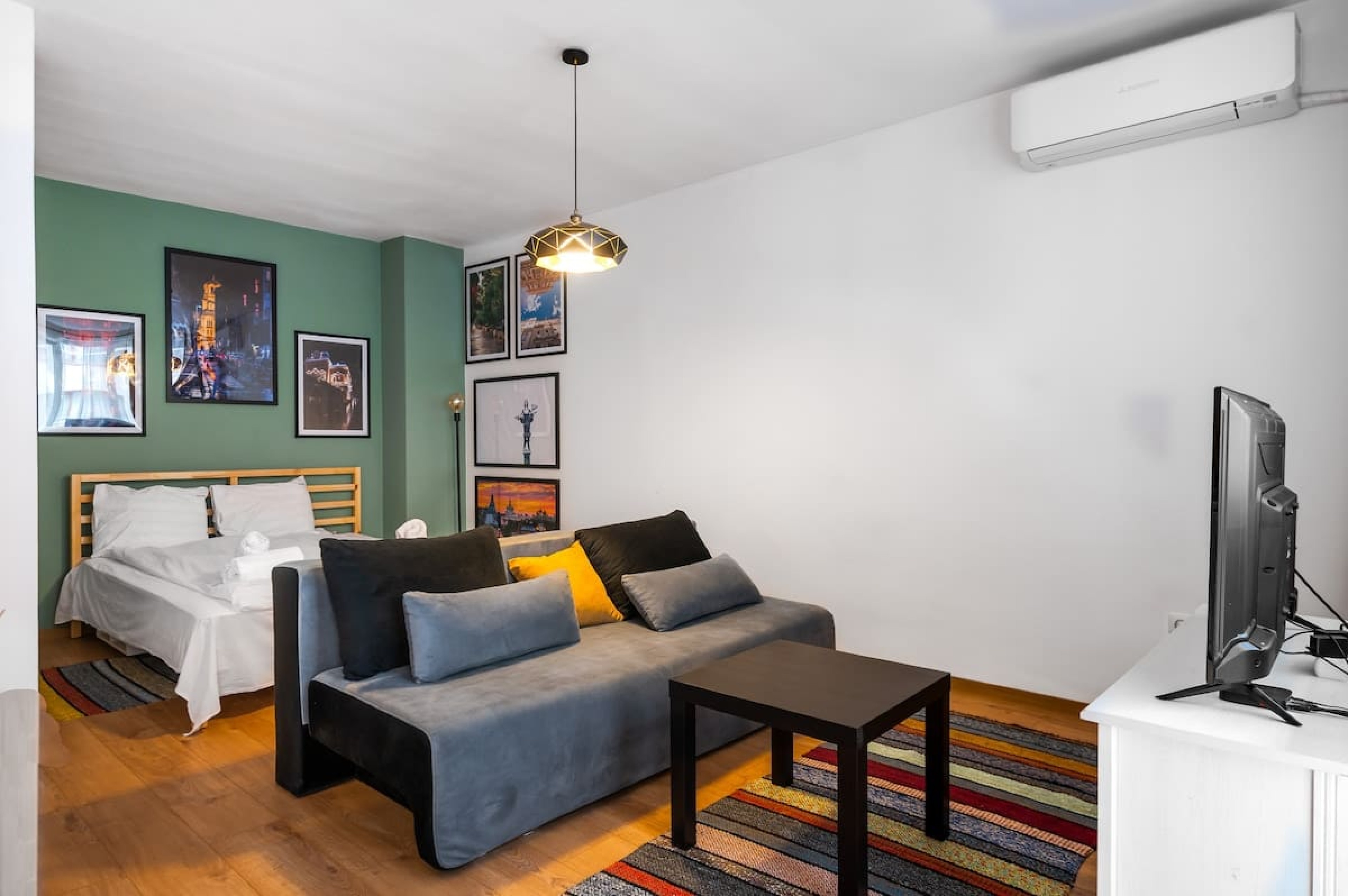 Scoutaround White Logo