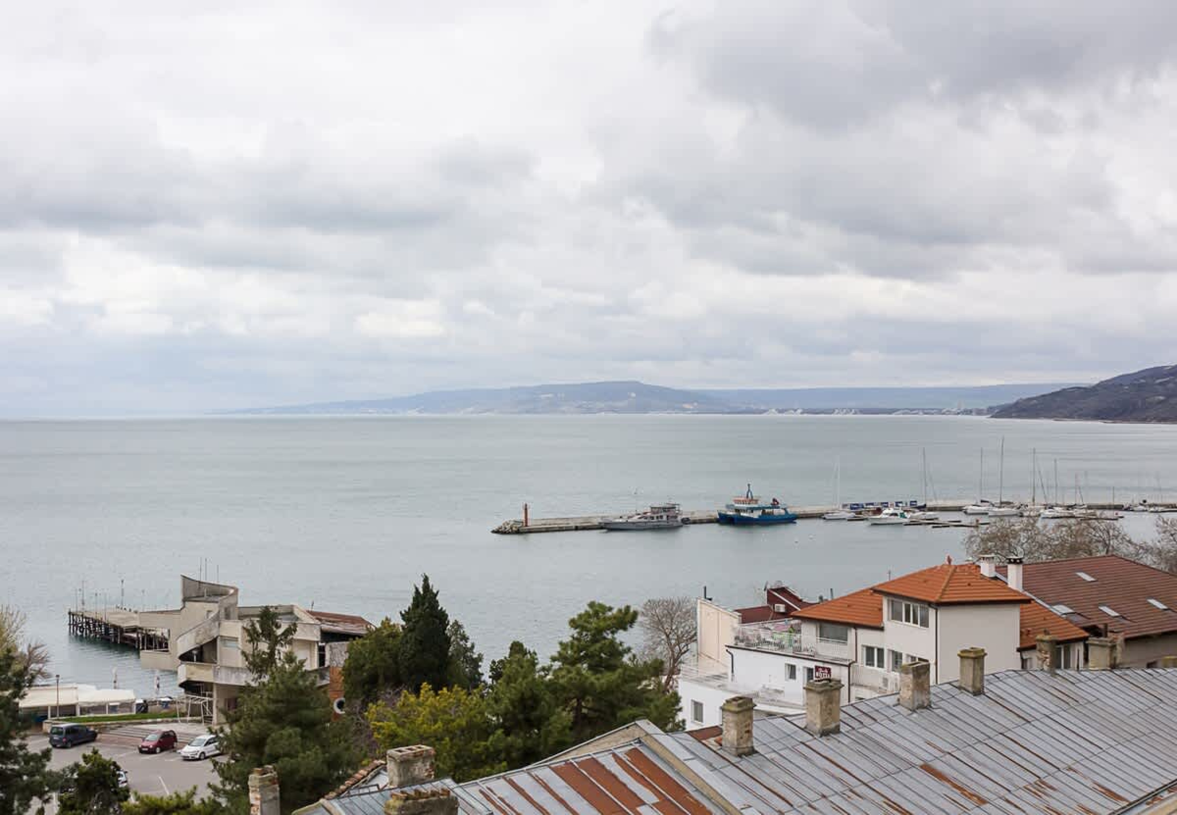 Seaview Haven: Elegant 2BD Flat in Balchik - Photo 26