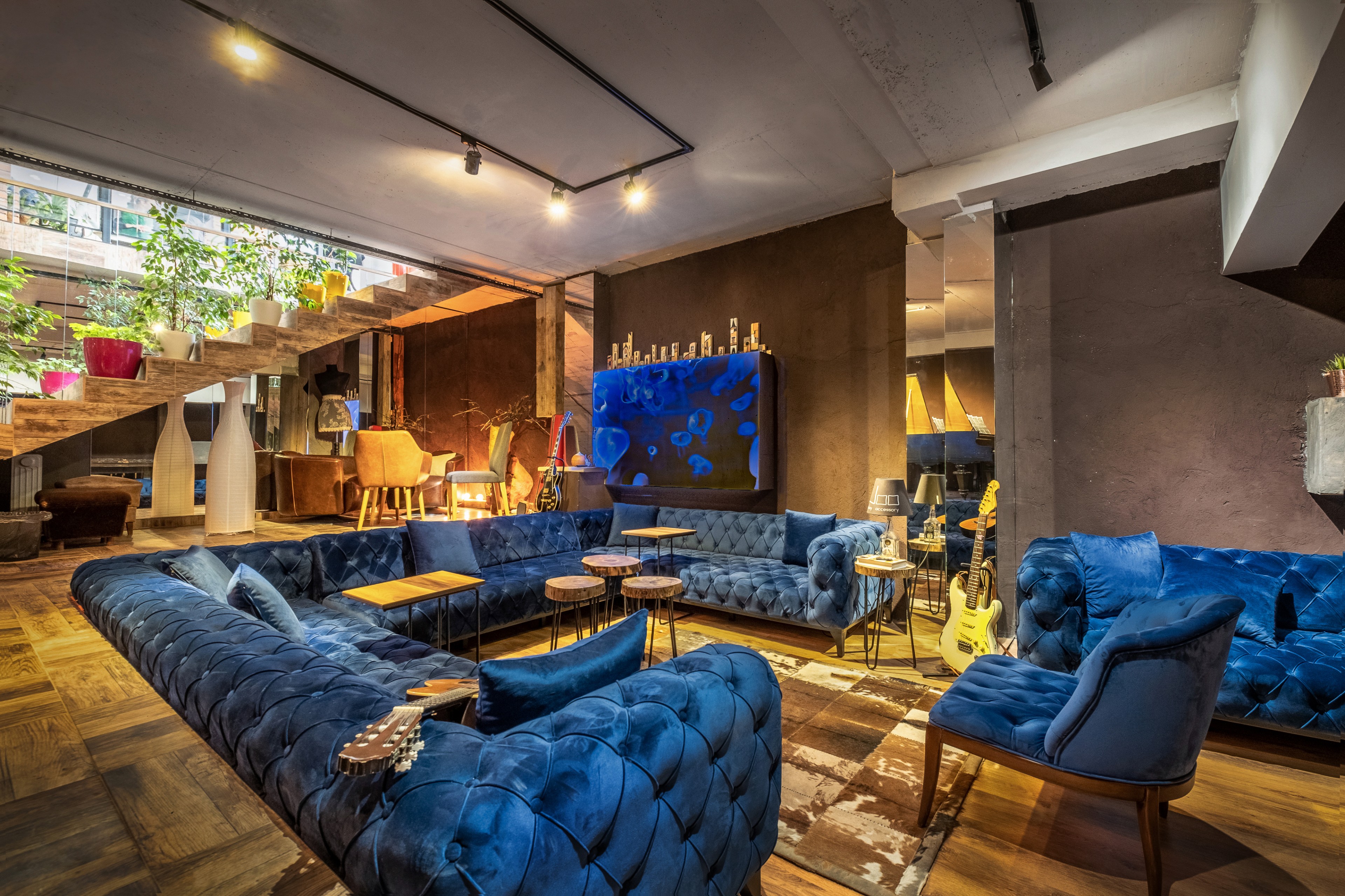 Scoutaround White Logo