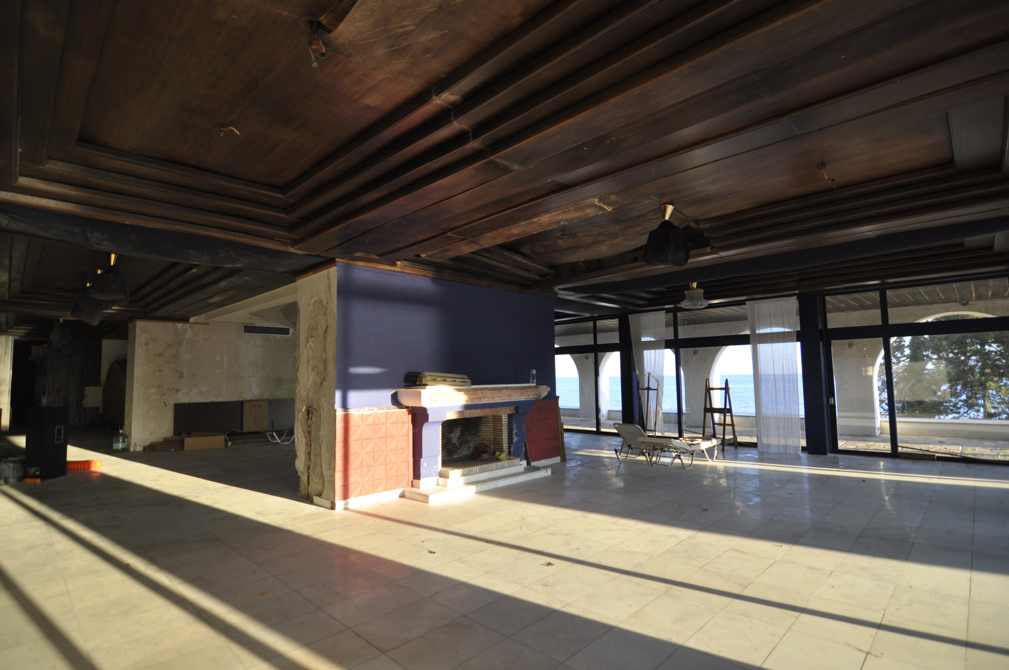 Scoutaround White Logo