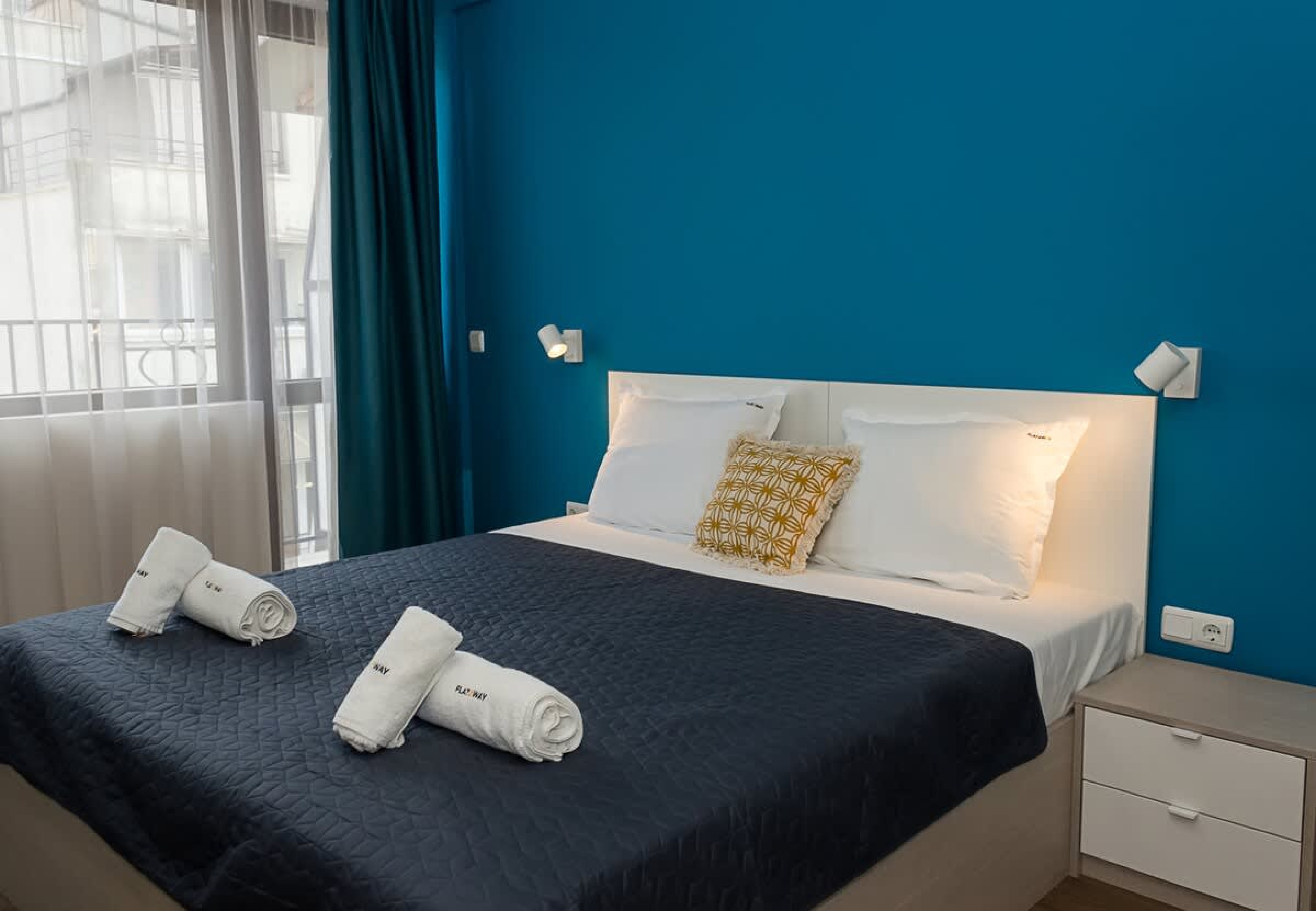 Scoutaround White Logo