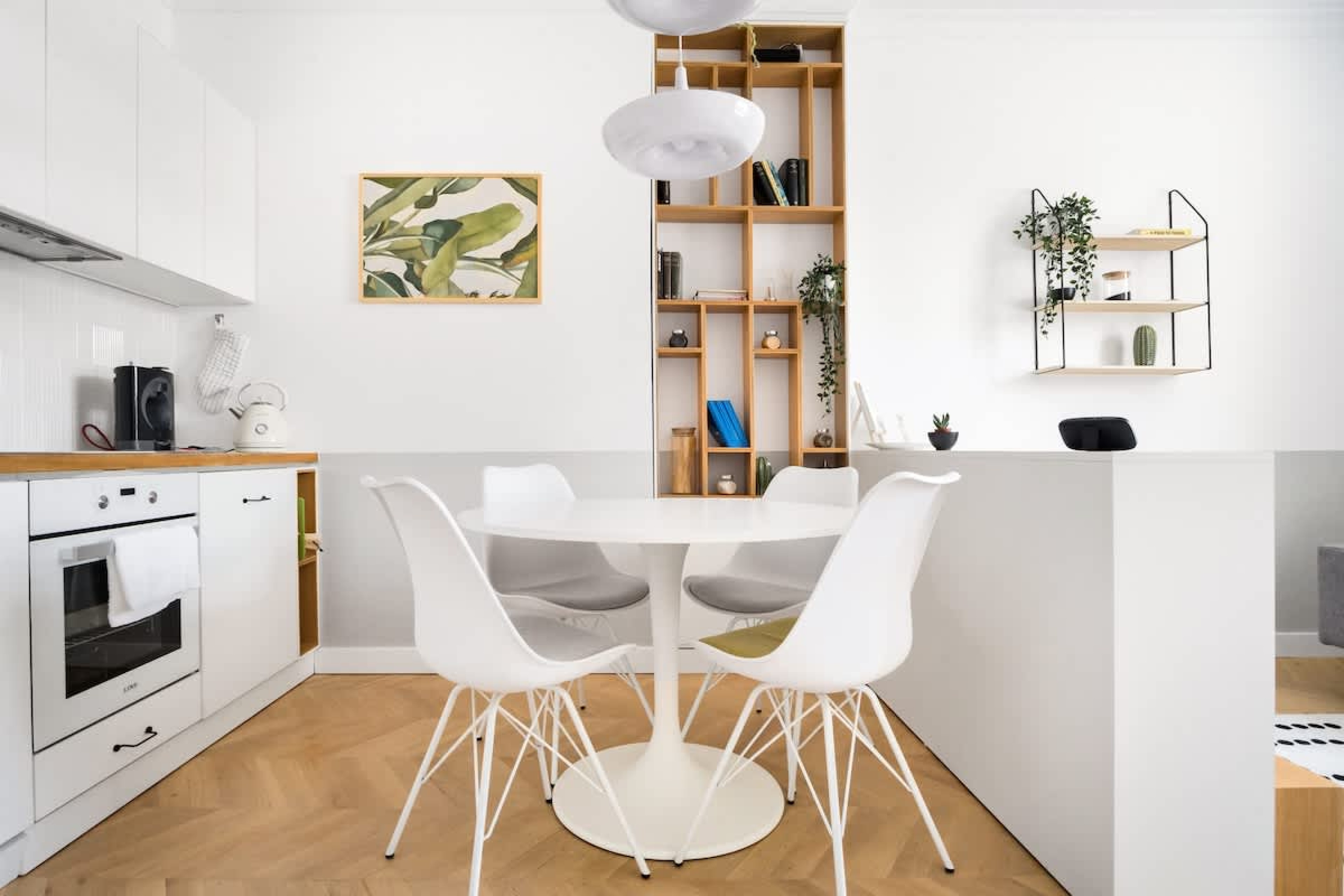 Scoutaround White Logo