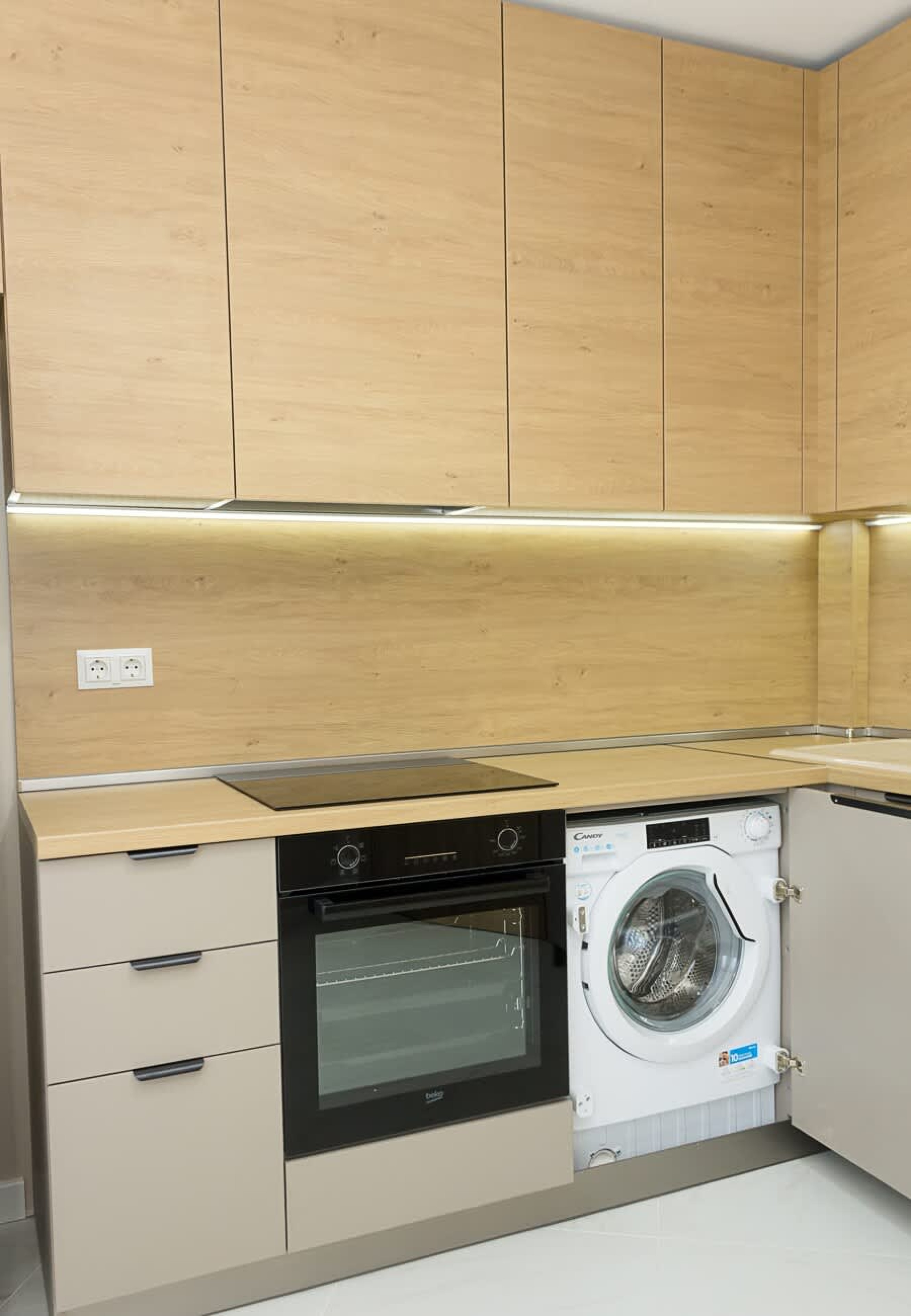 Scoutaround White Logo