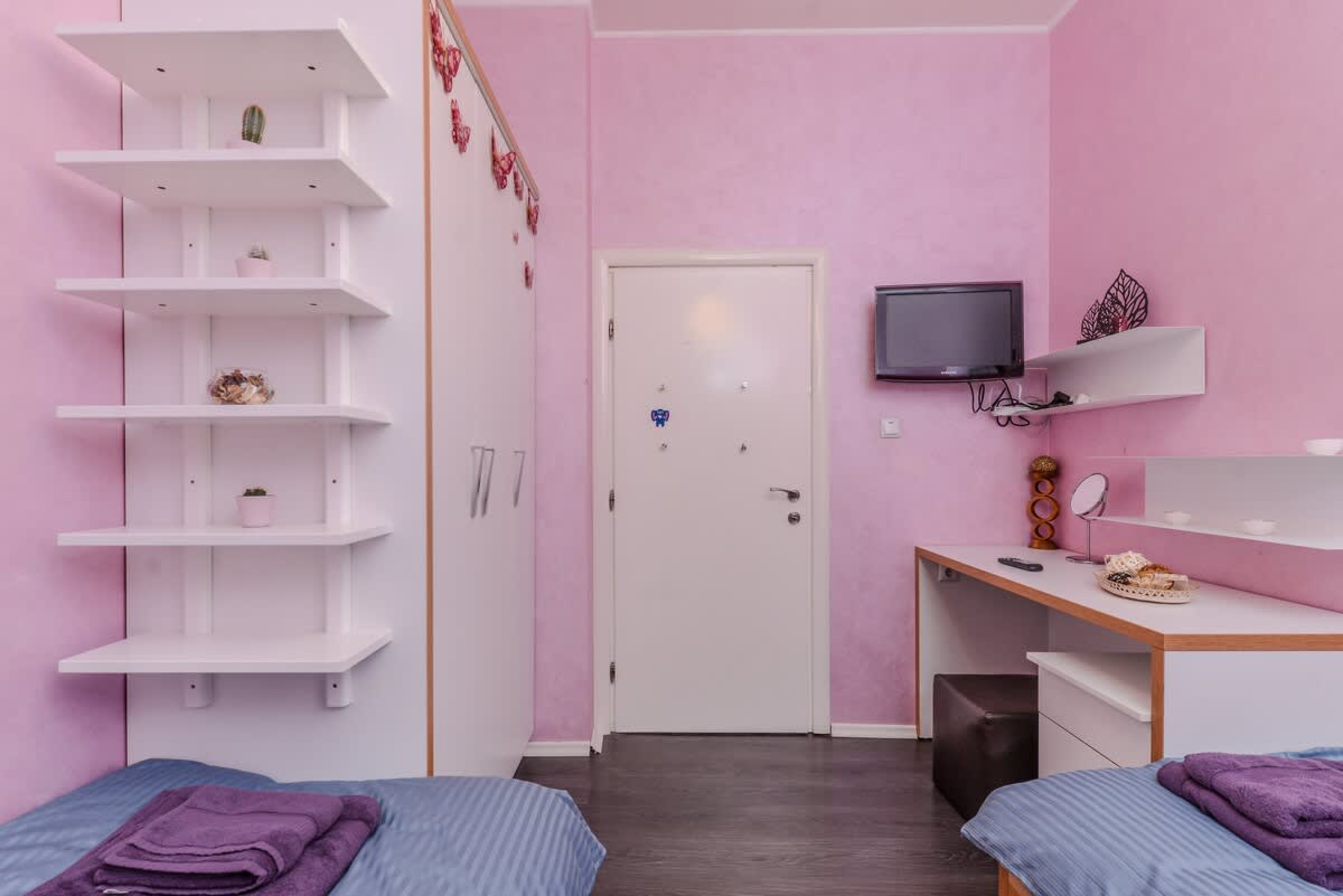 Scoutaround White Logo