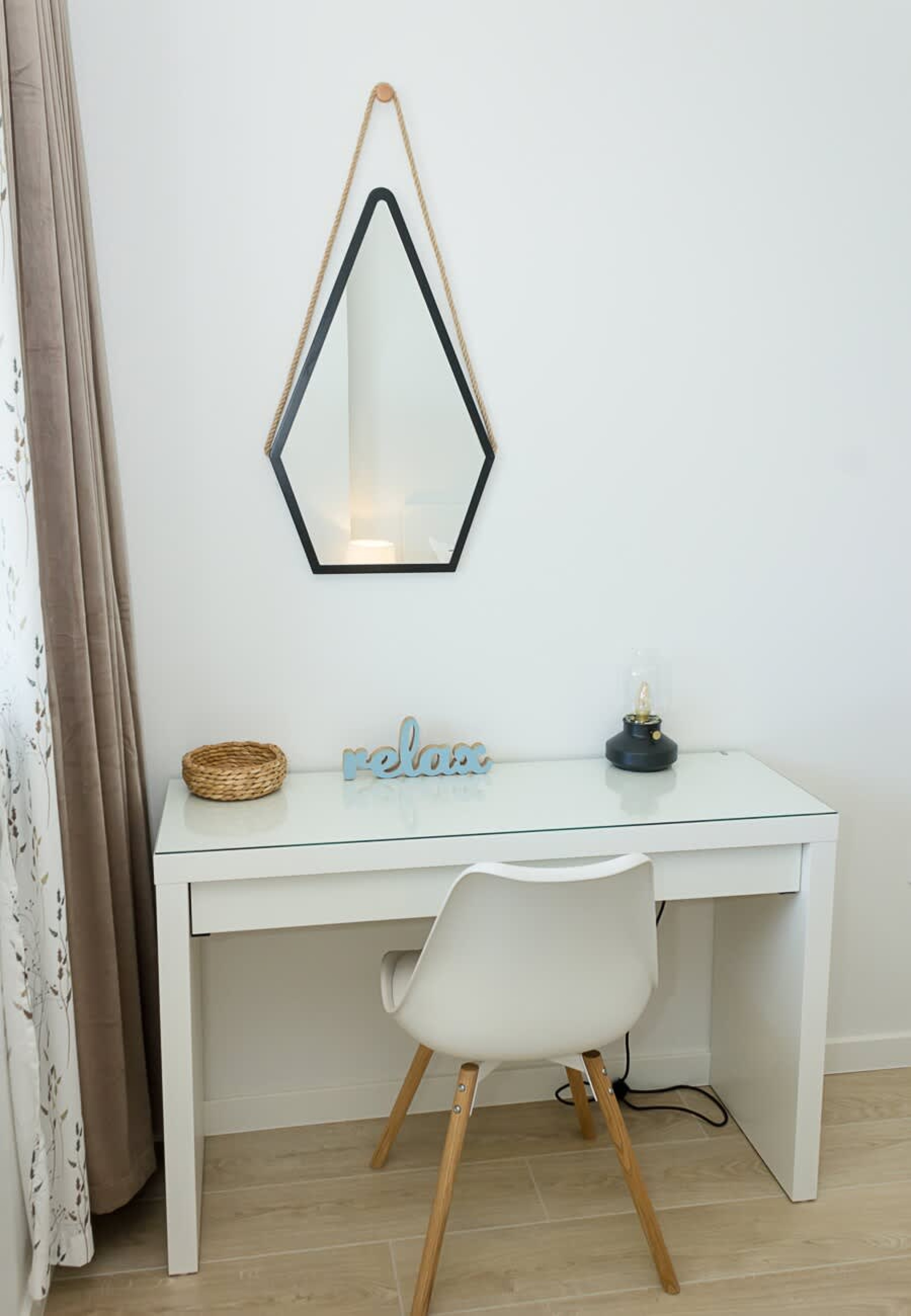 Sea View 1BD Modern Flat in Chayka - Photo 18