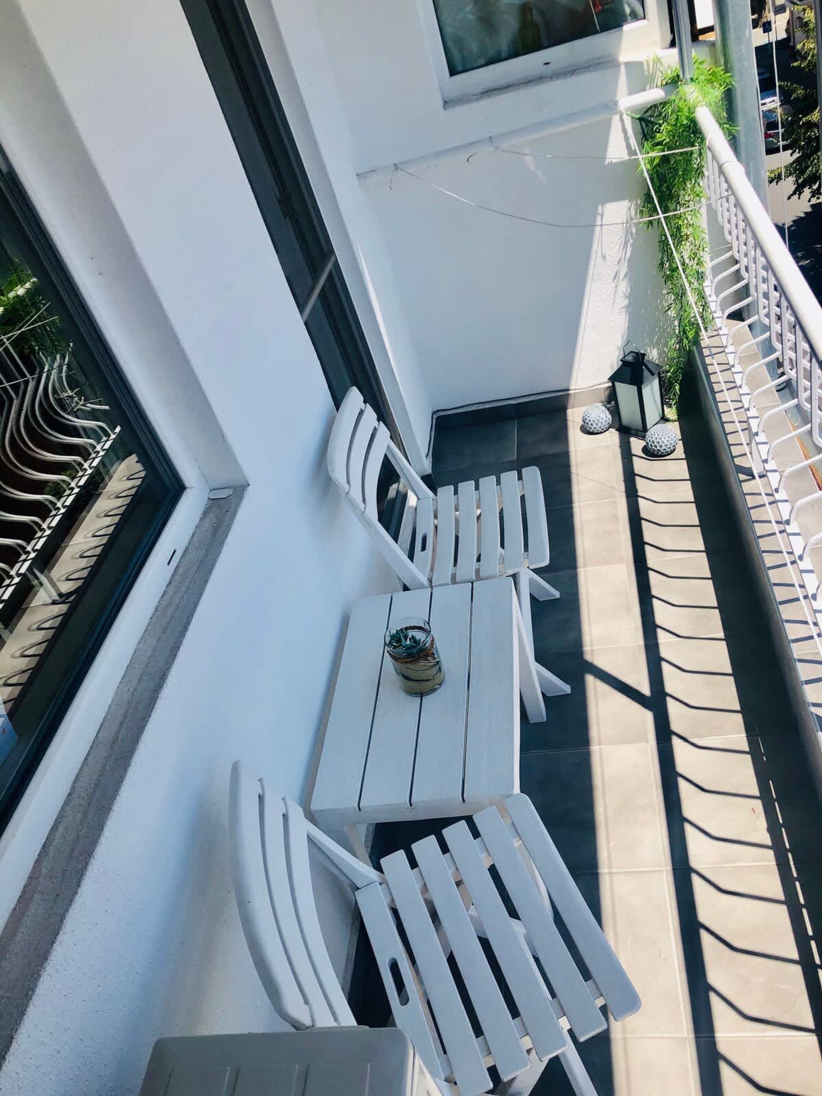 Scoutaround White Logo