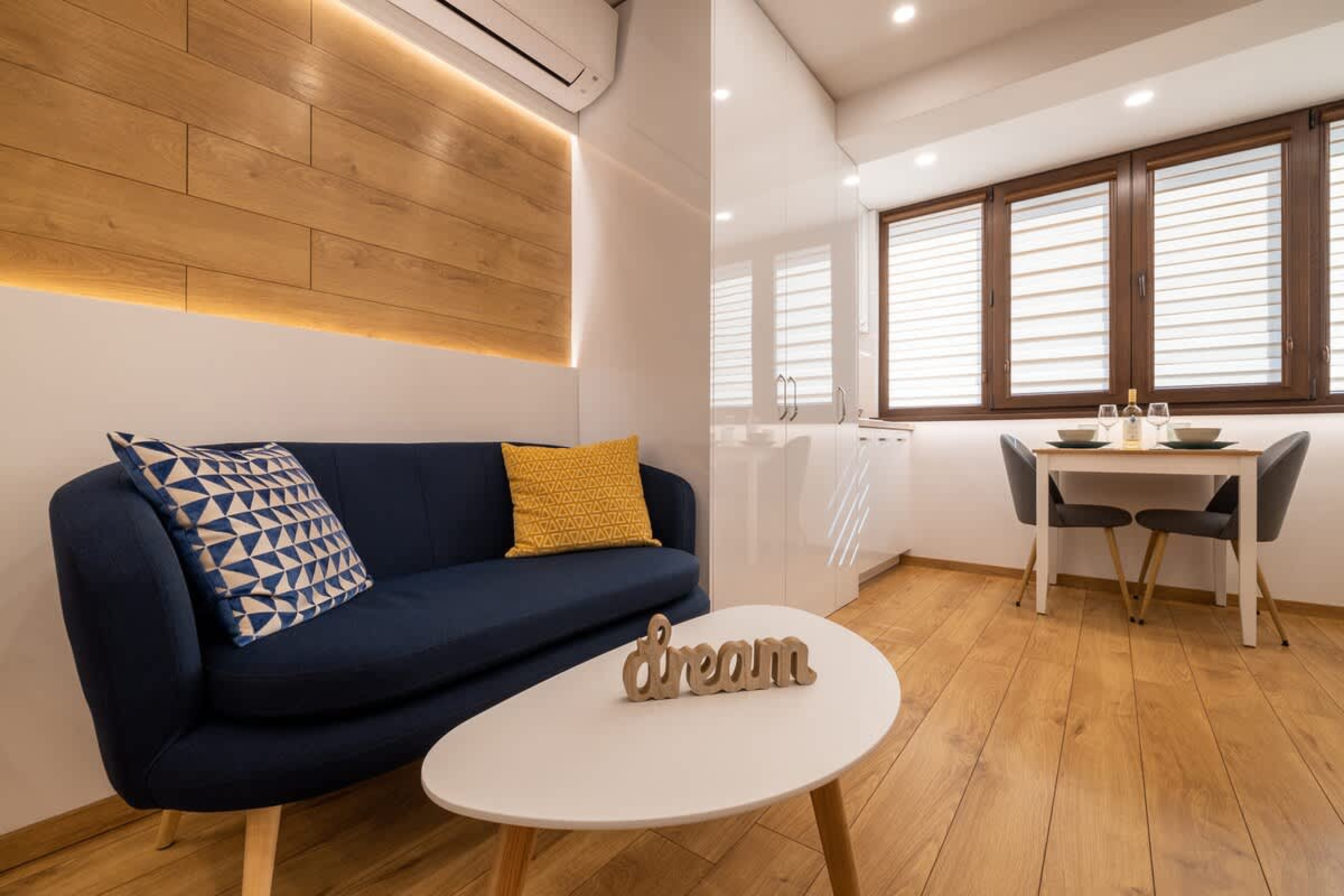 Scoutaround White Logo