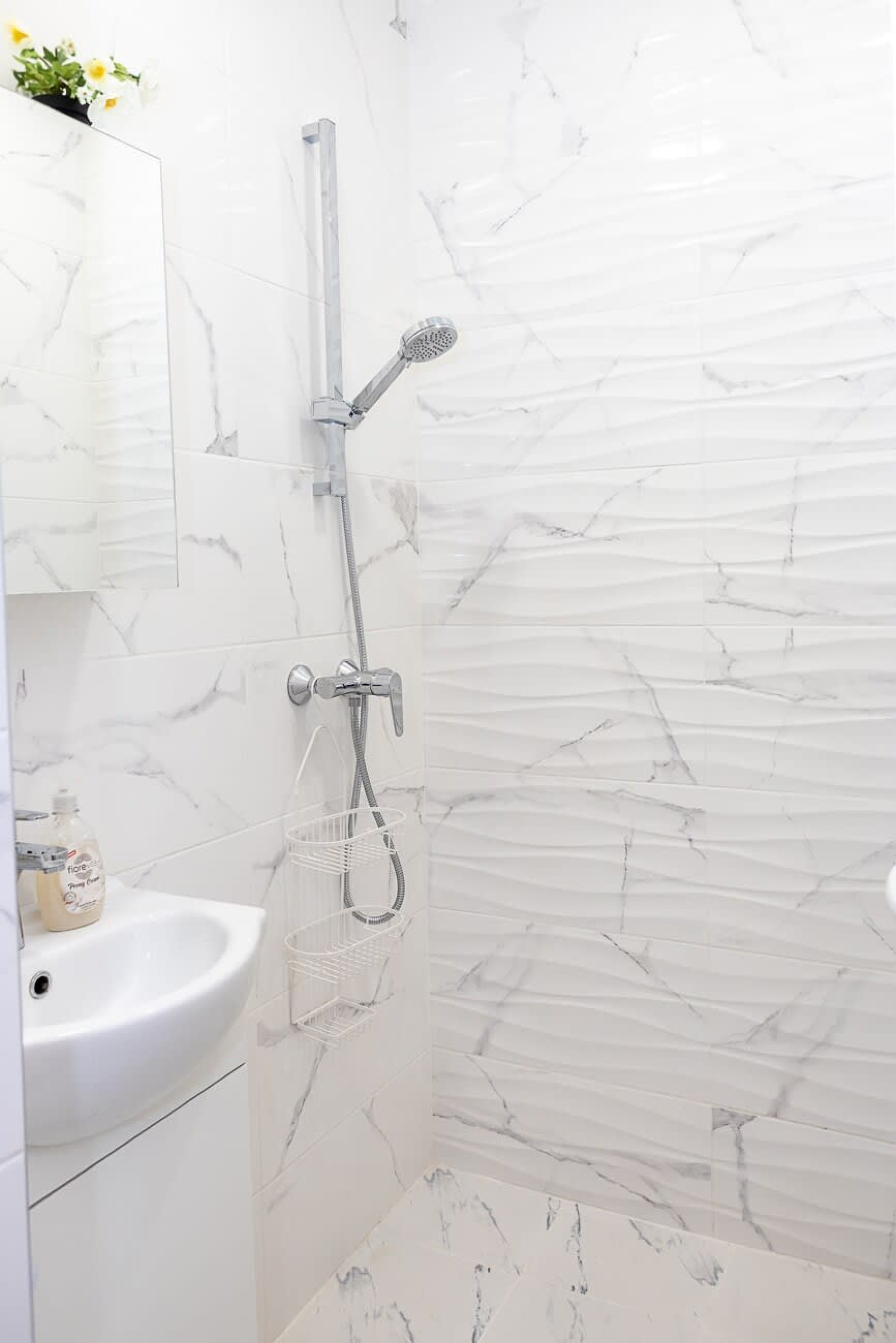 Scoutaround White Logo