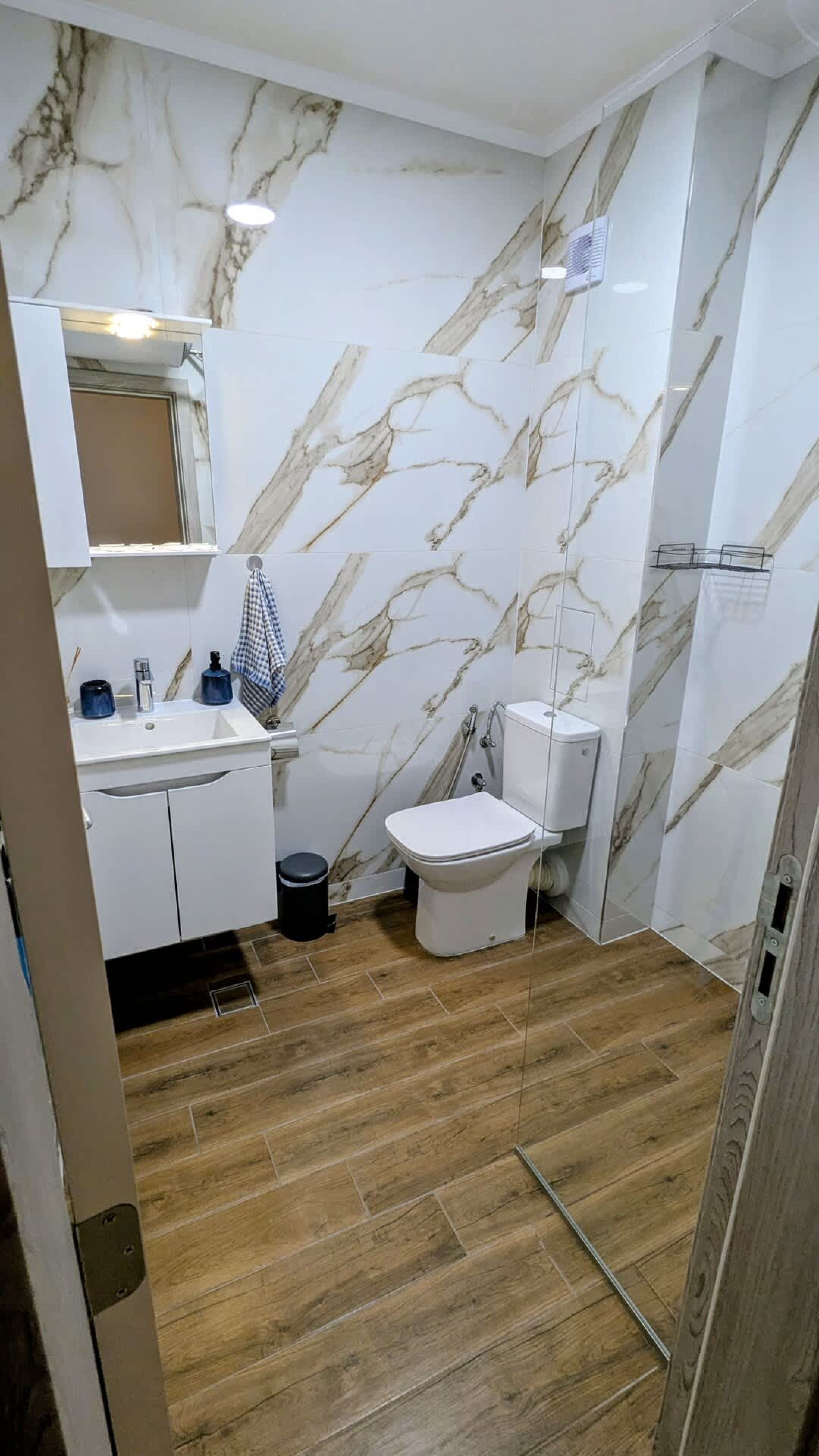 Scoutaround White Logo