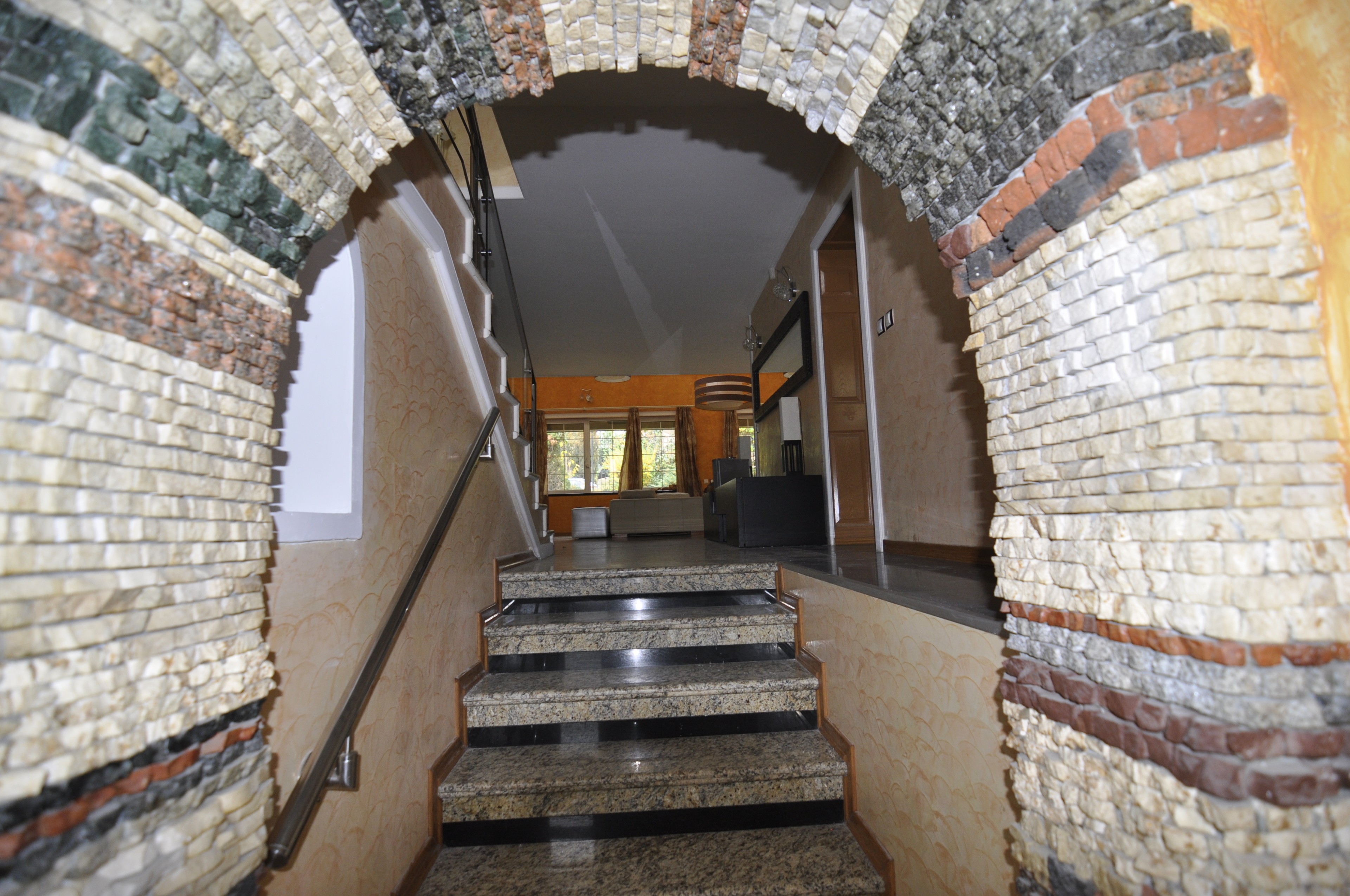 Scoutaround White Logo