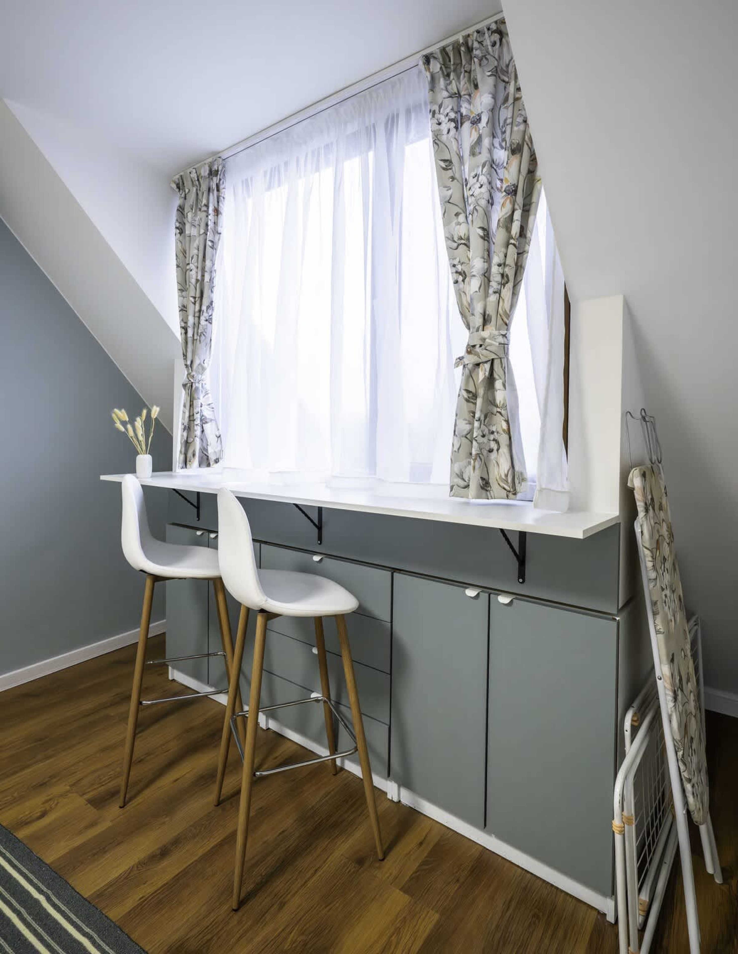 Scoutaround White Logo