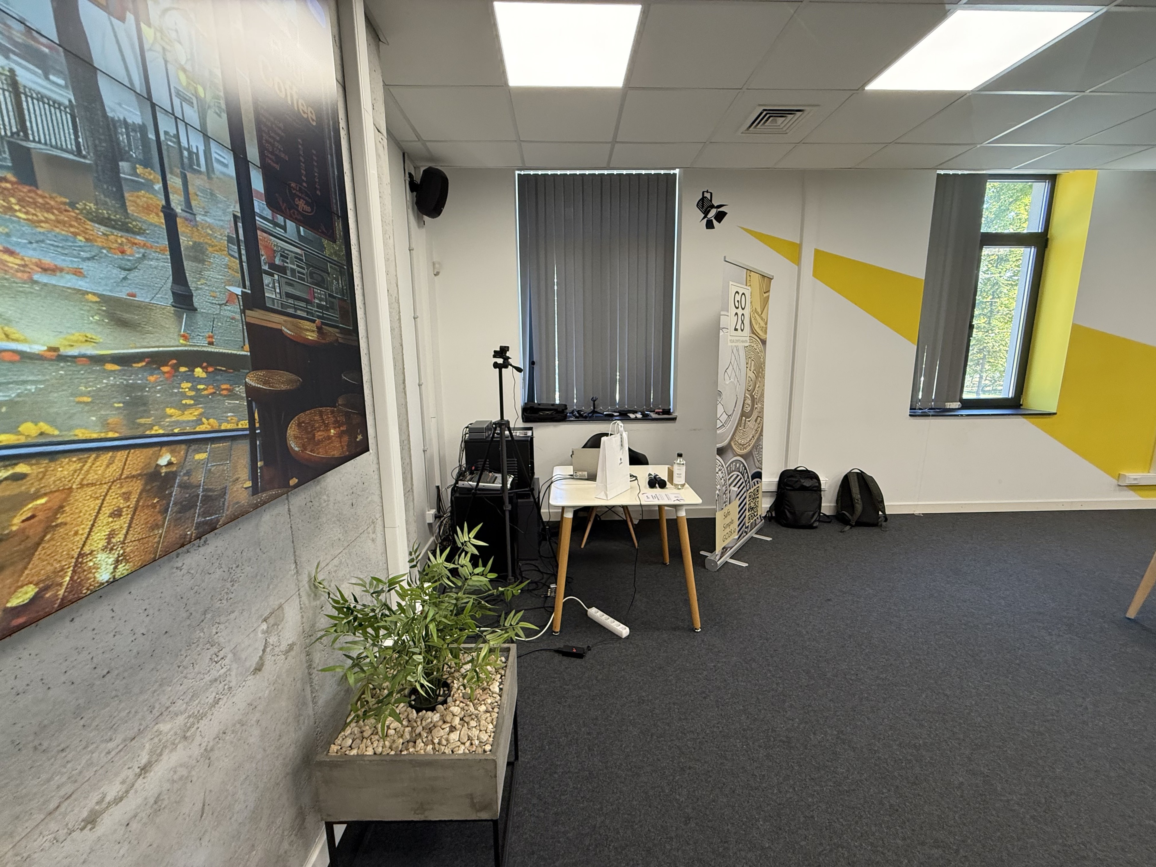 Scoutaround White Logo