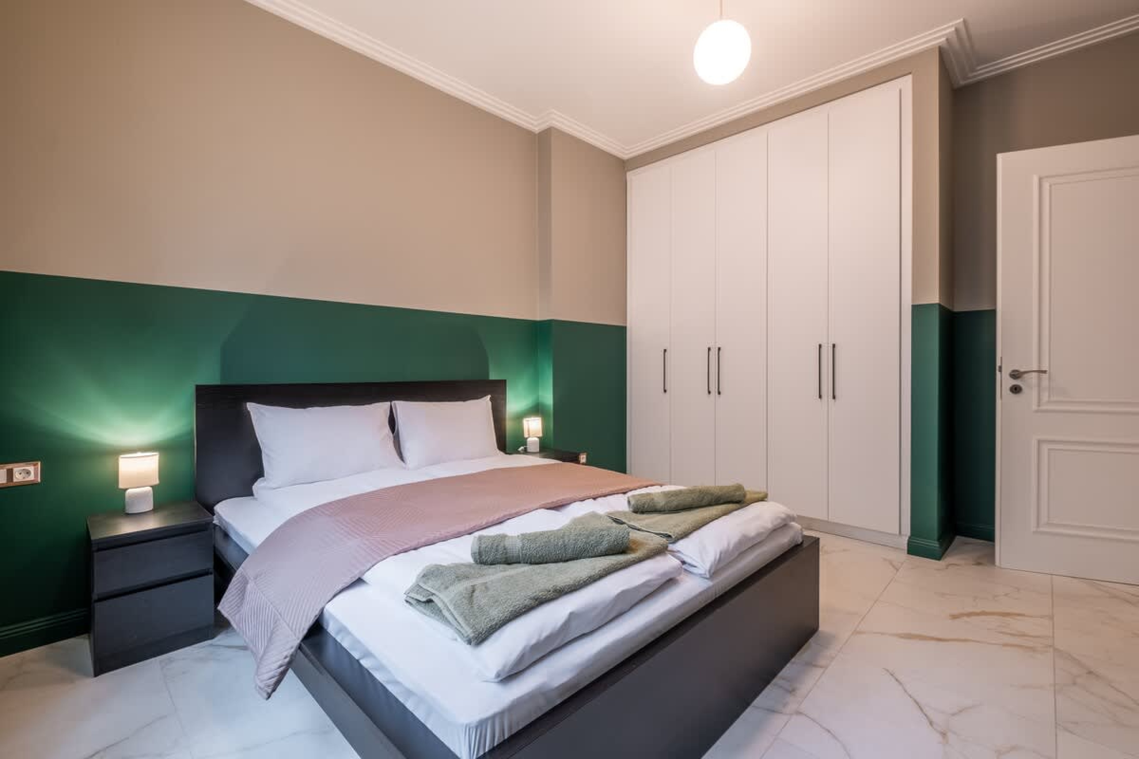 Scoutaround White Logo