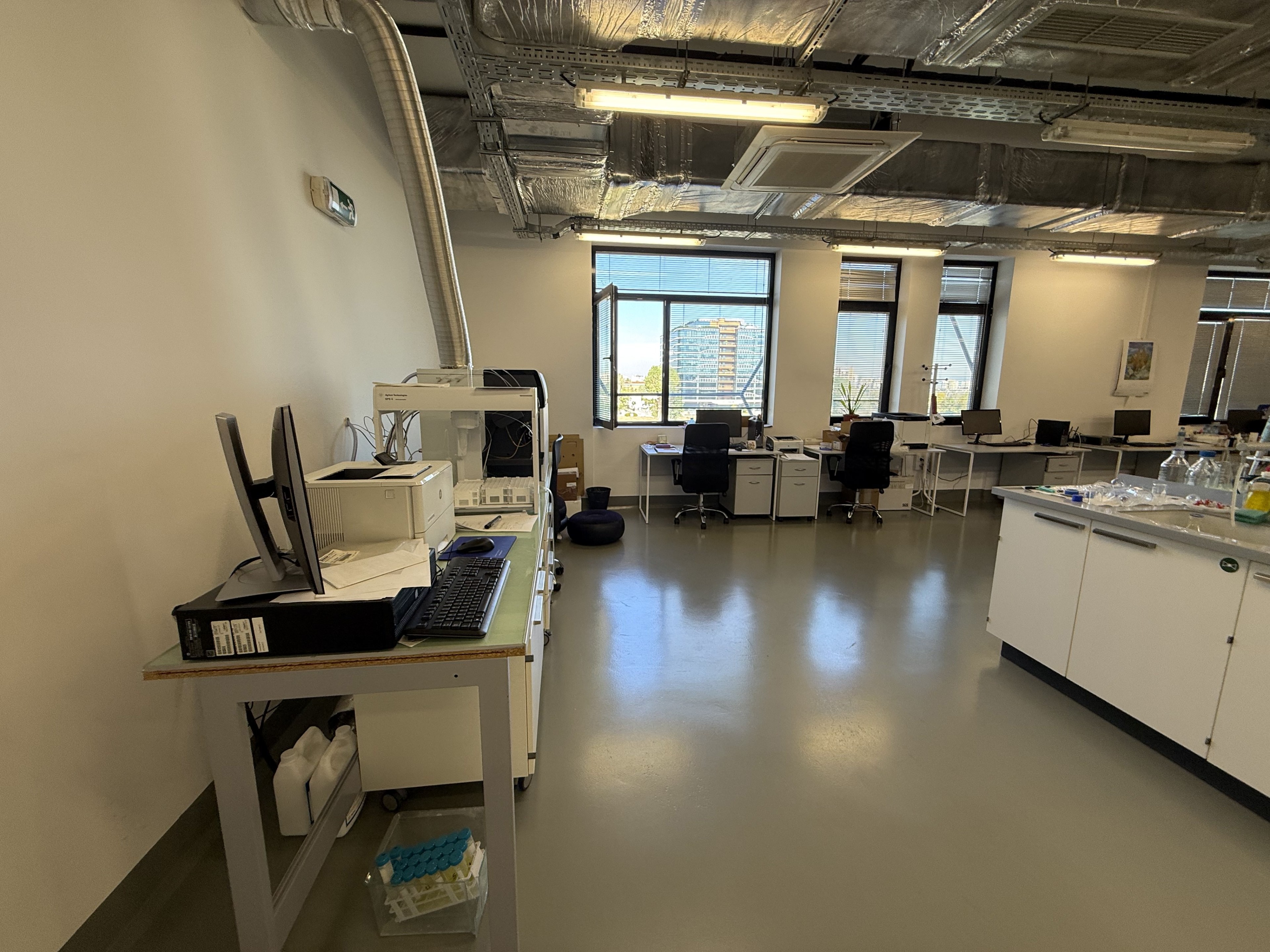 Scoutaround White Logo