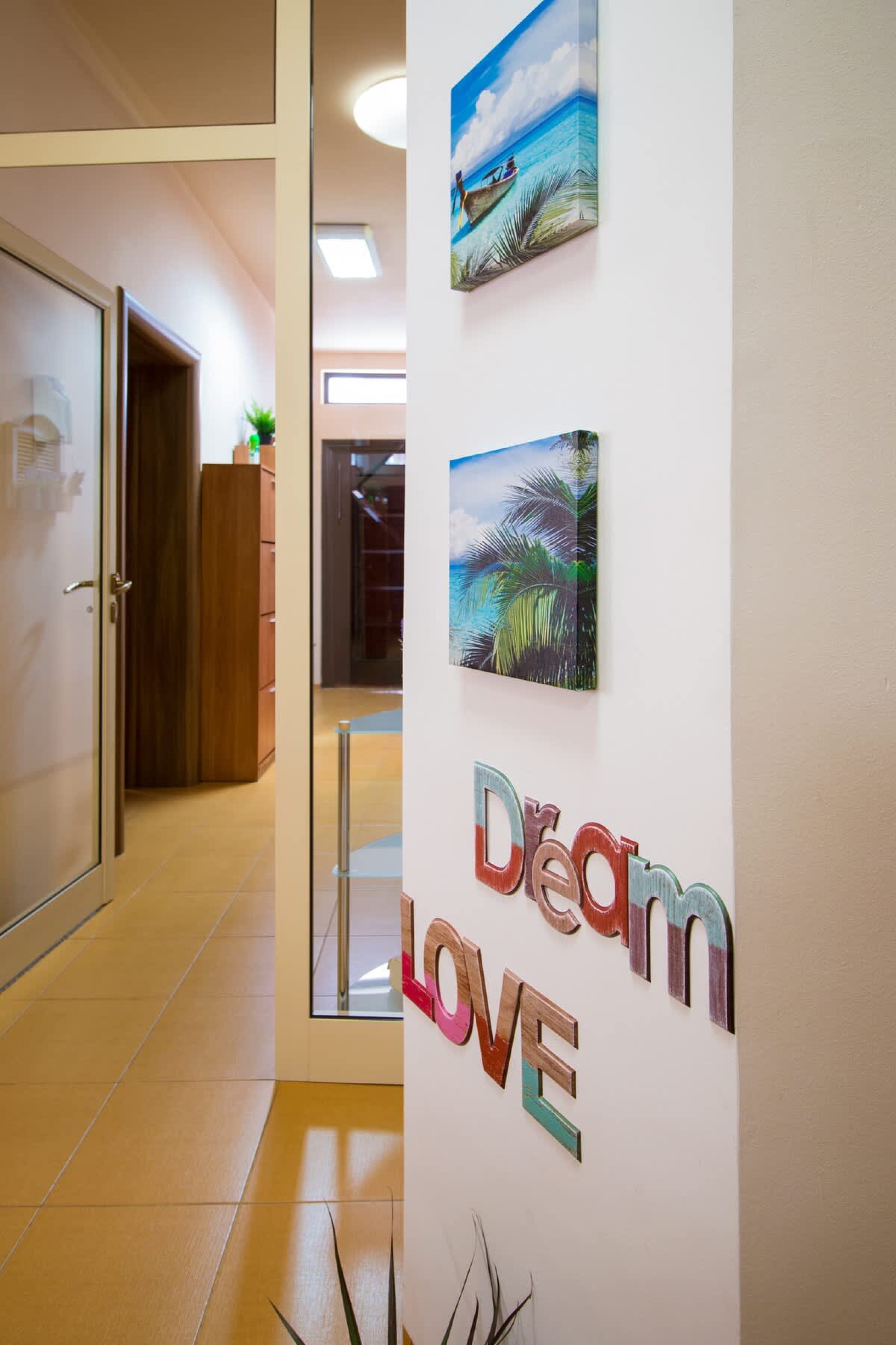 Scoutaround White Logo