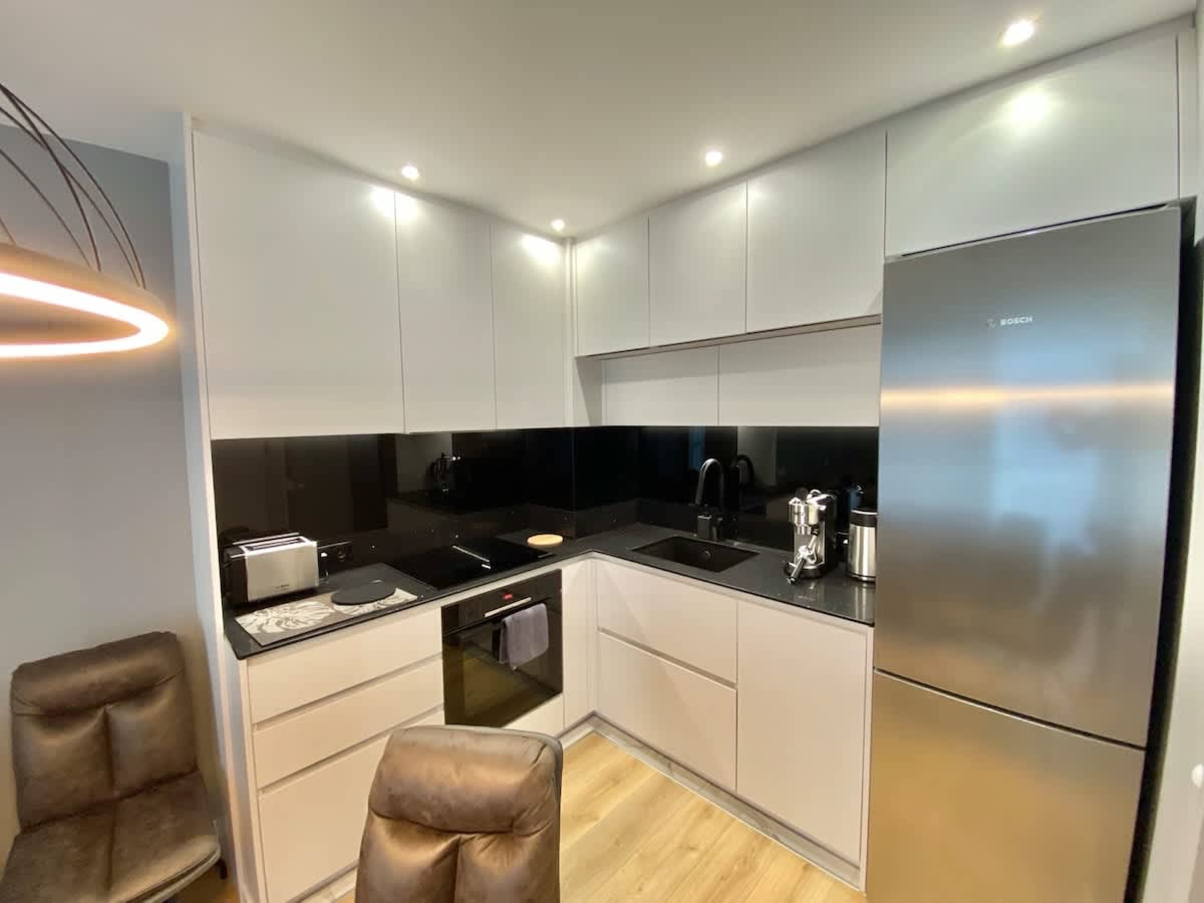 Scoutaround White Logo