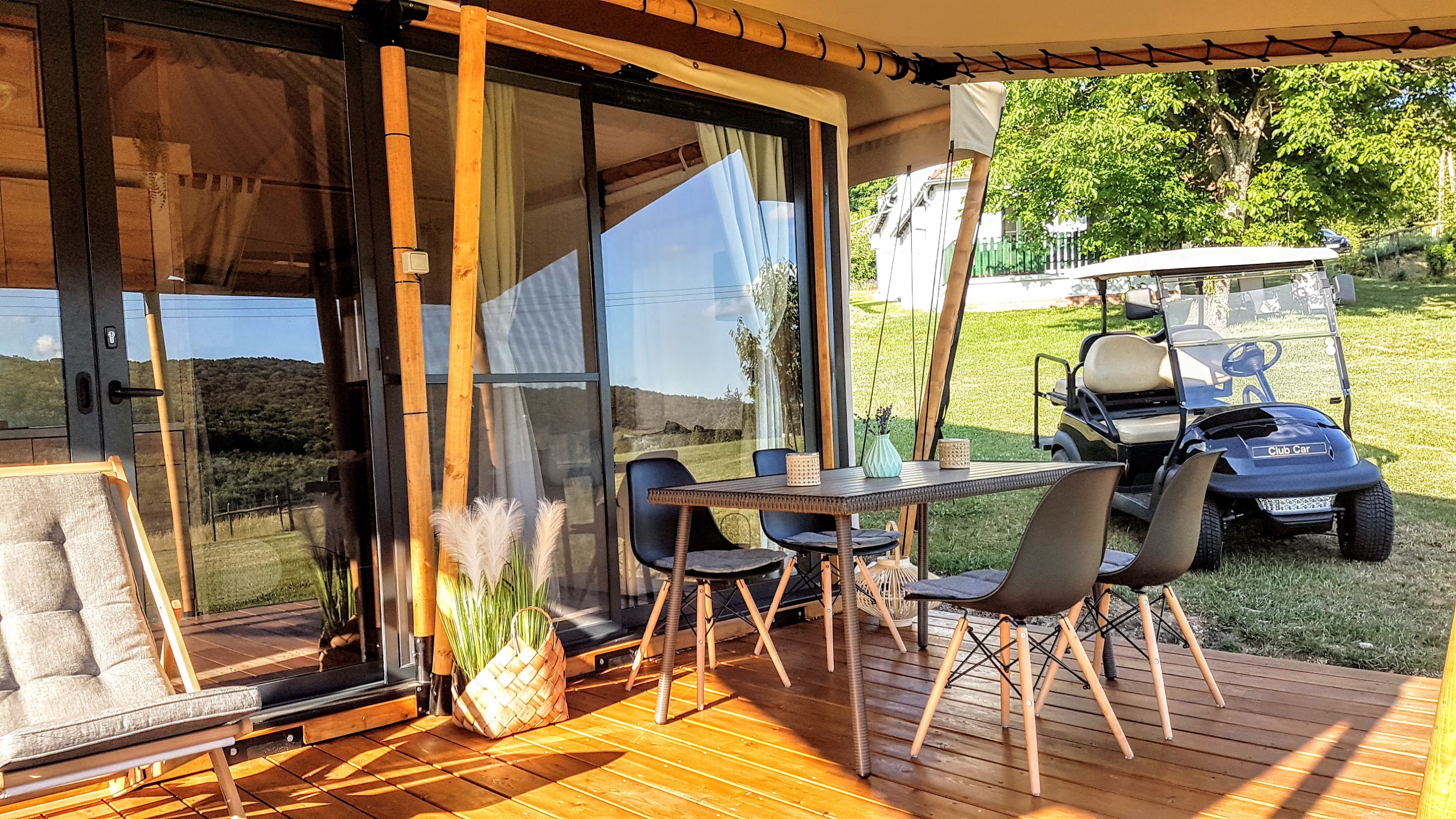 Scoutaround White Logo