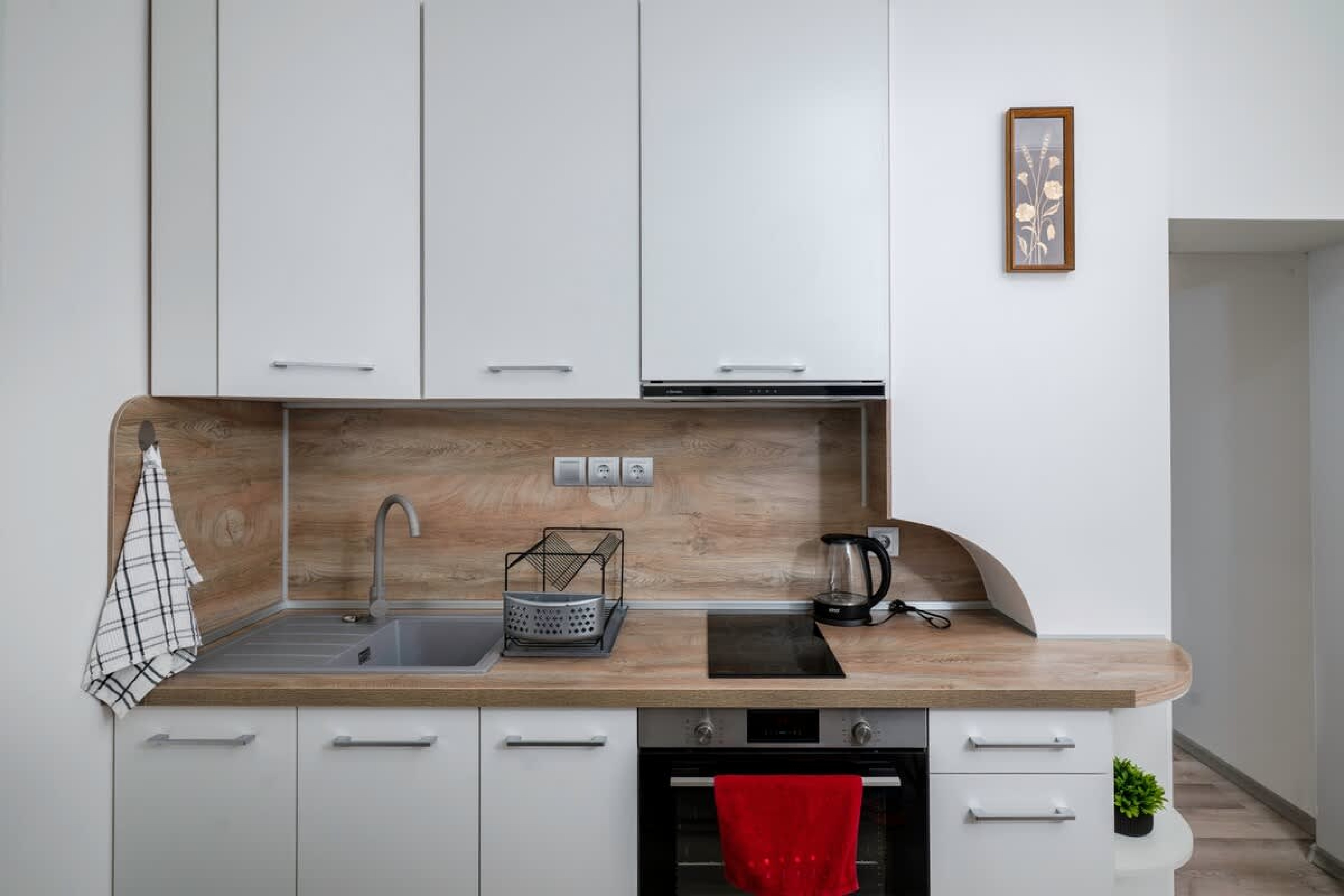 Scoutaround White Logo