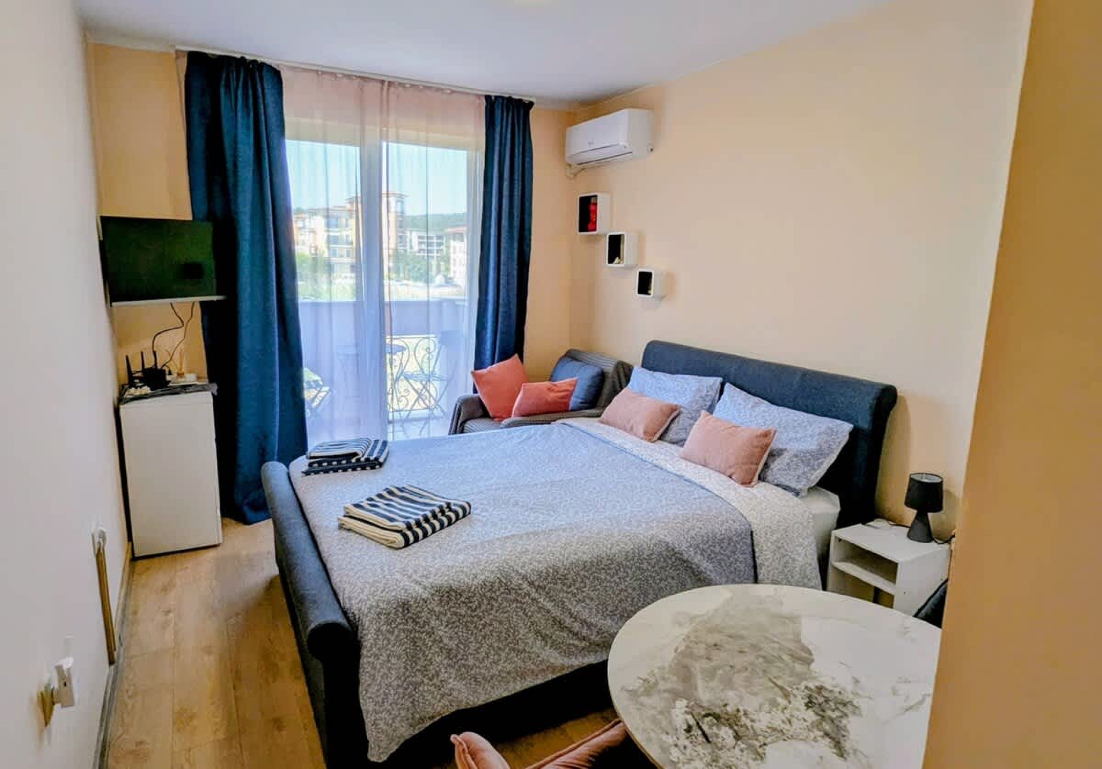 Scoutaround White Logo