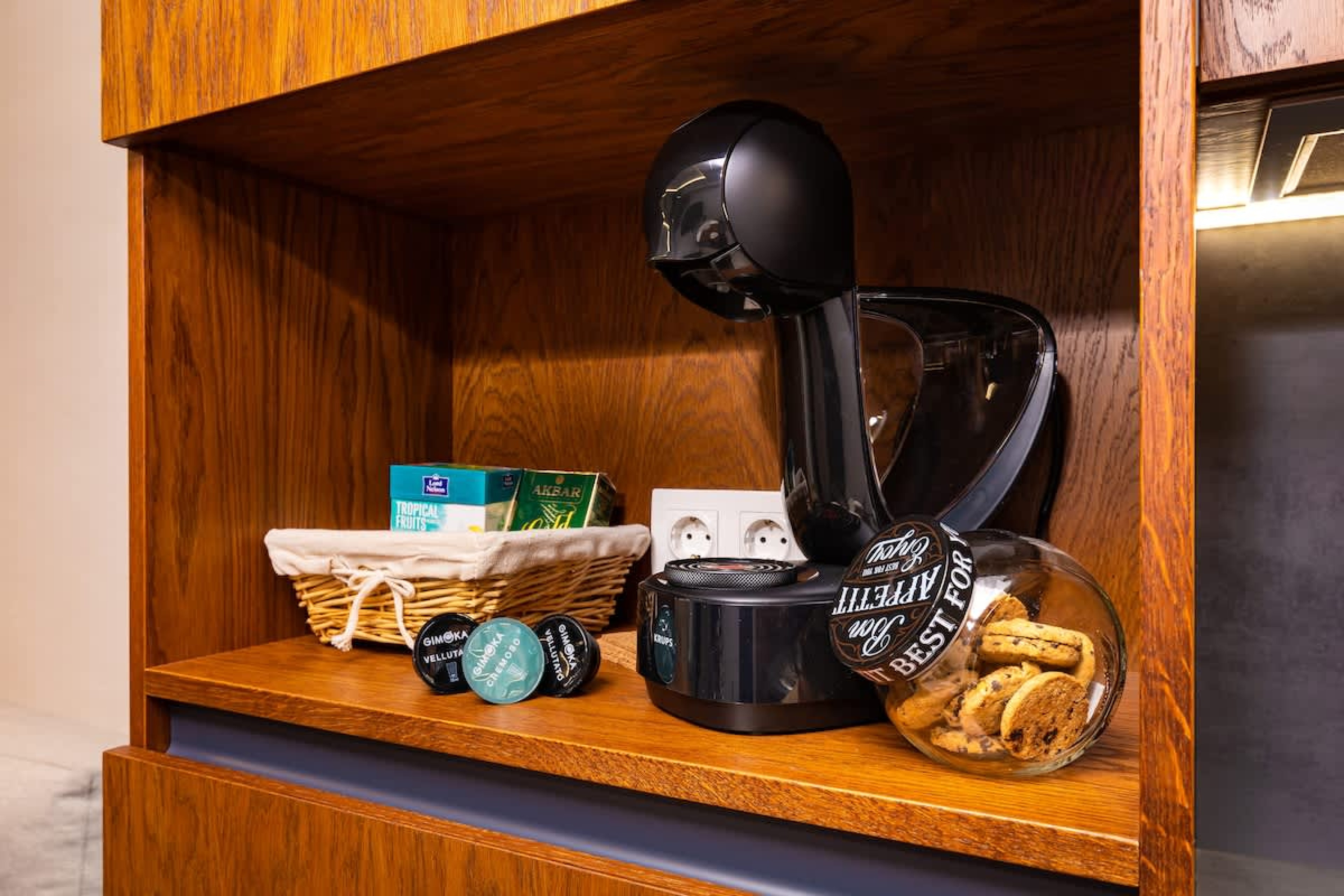 Scoutaround White Logo