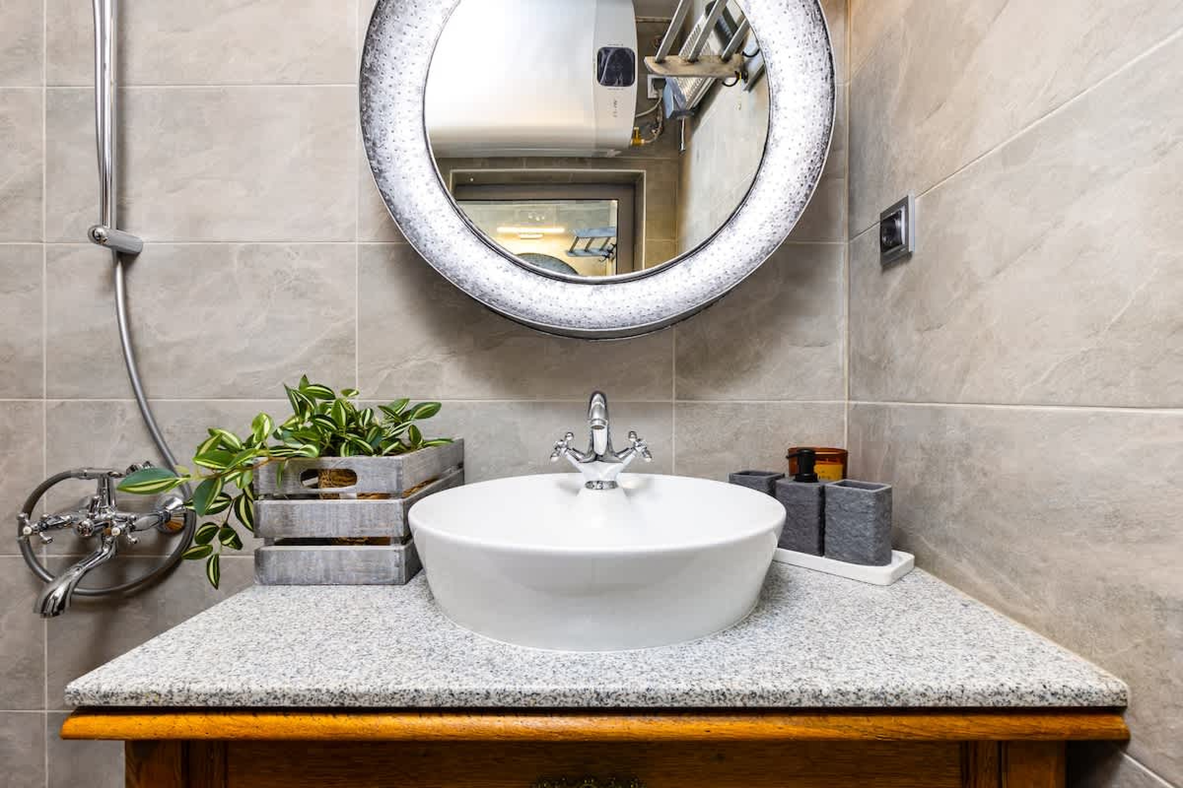 Scoutaround White Logo