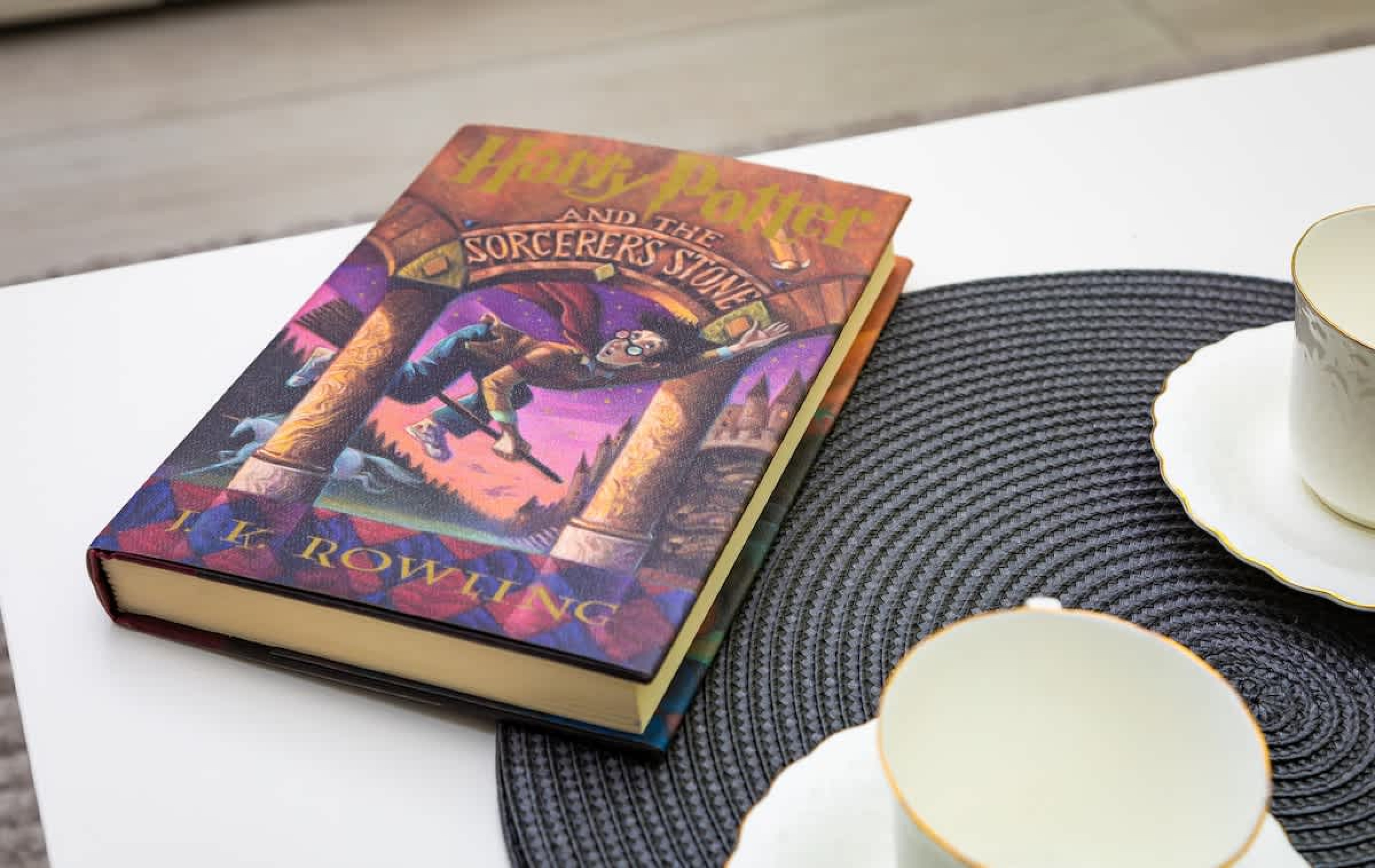 Scoutaround White Logo