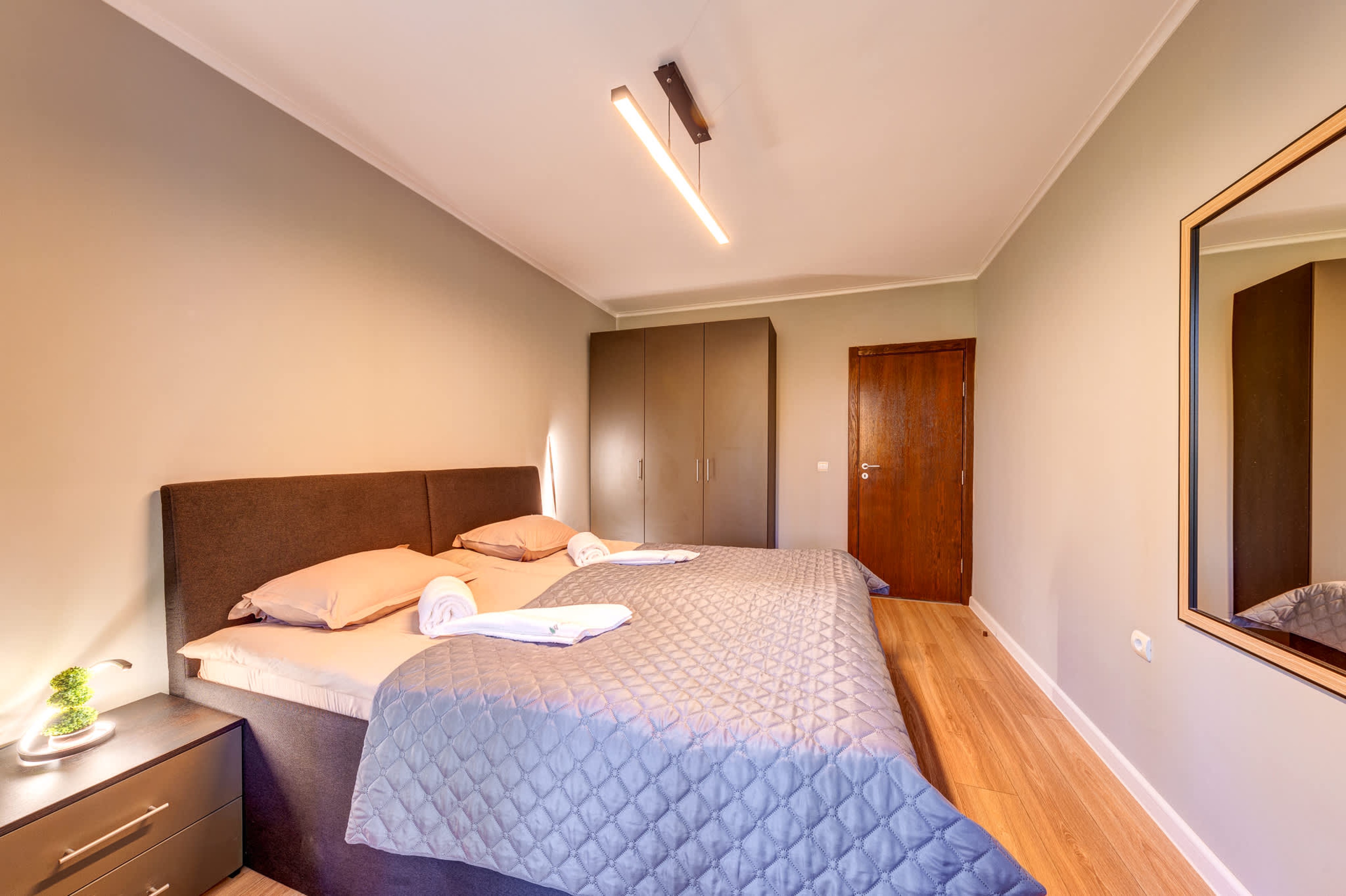 Scoutaround White Logo