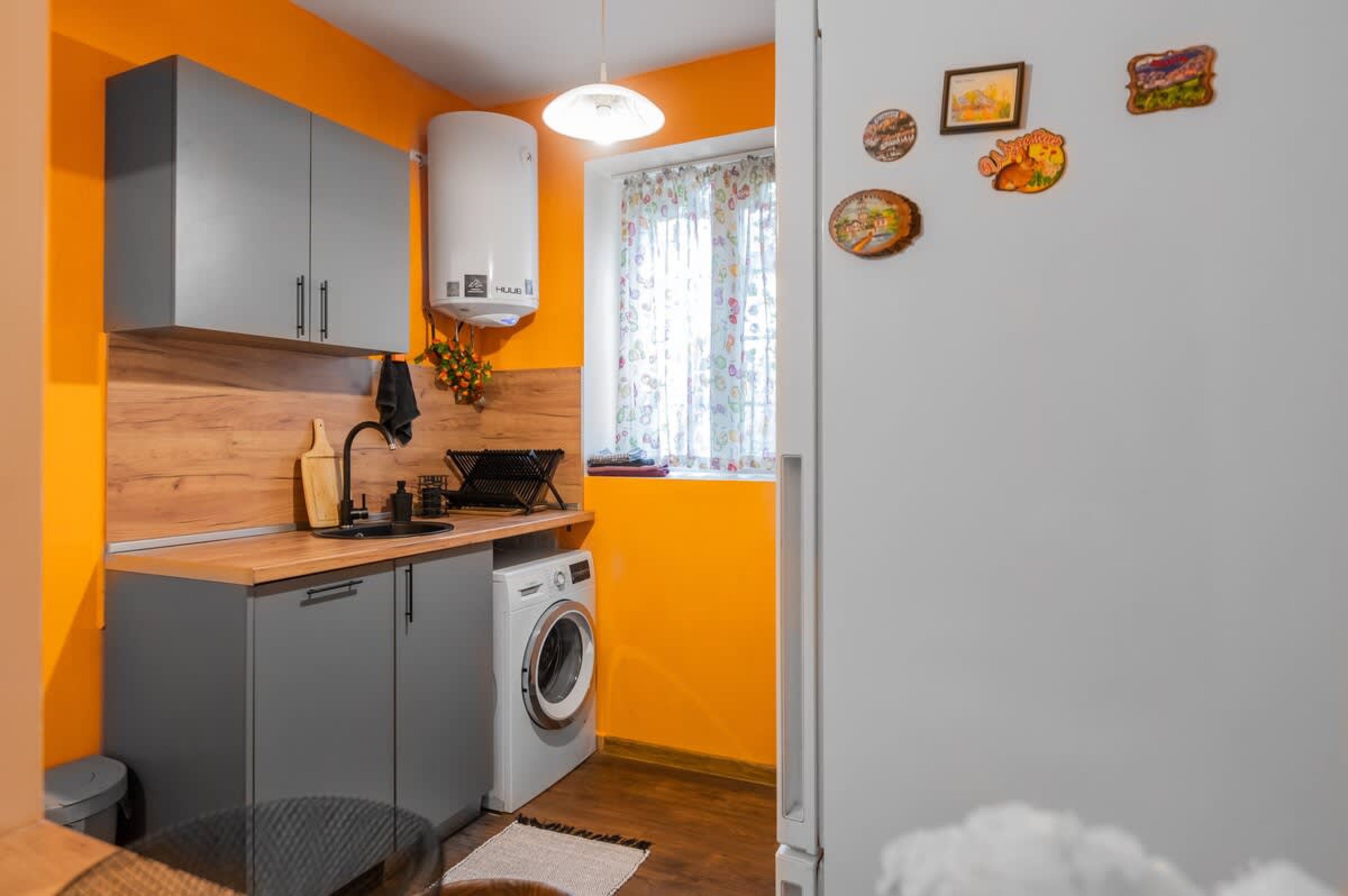 Scoutaround White Logo