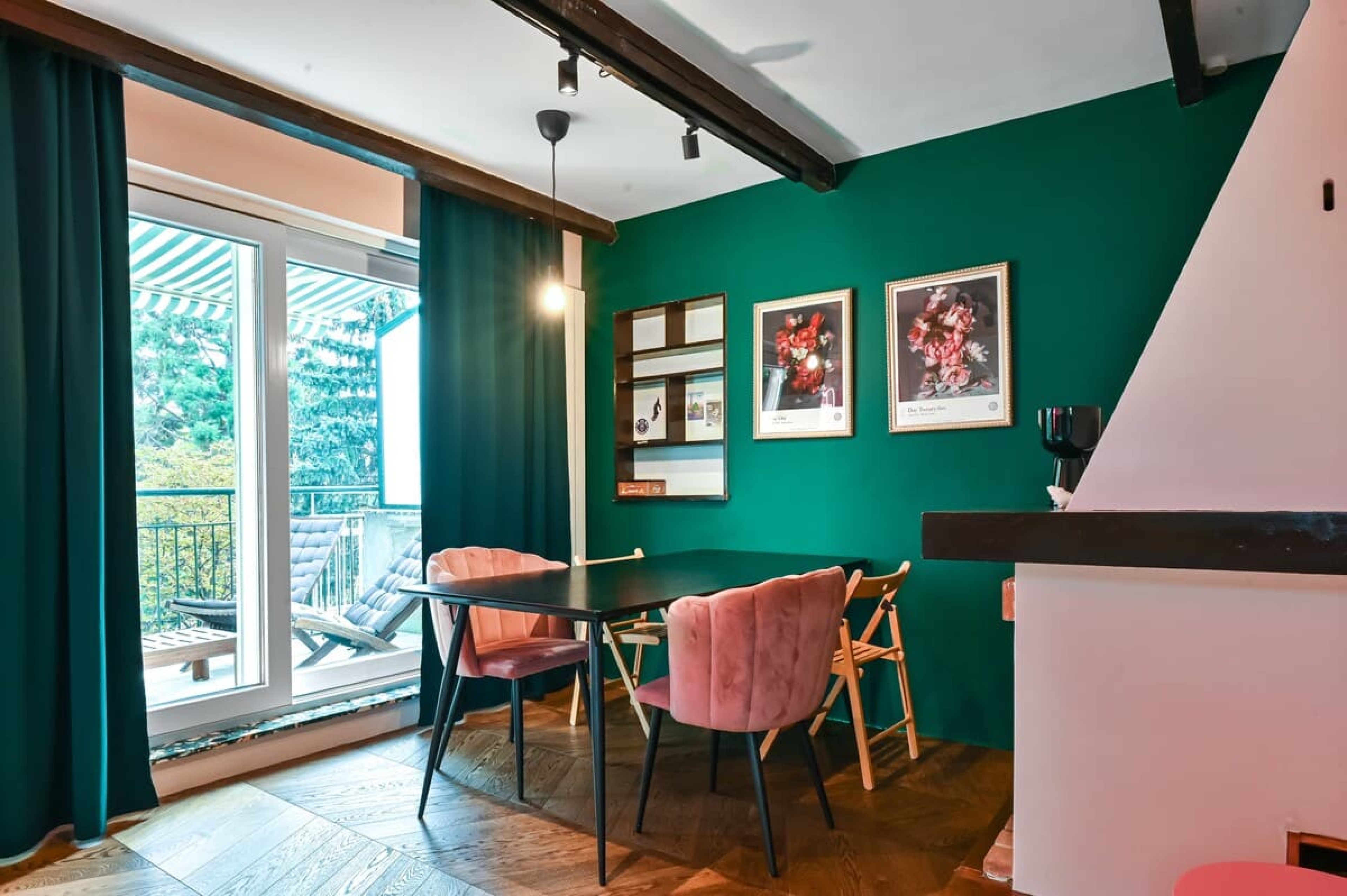 Scoutaround White Logo