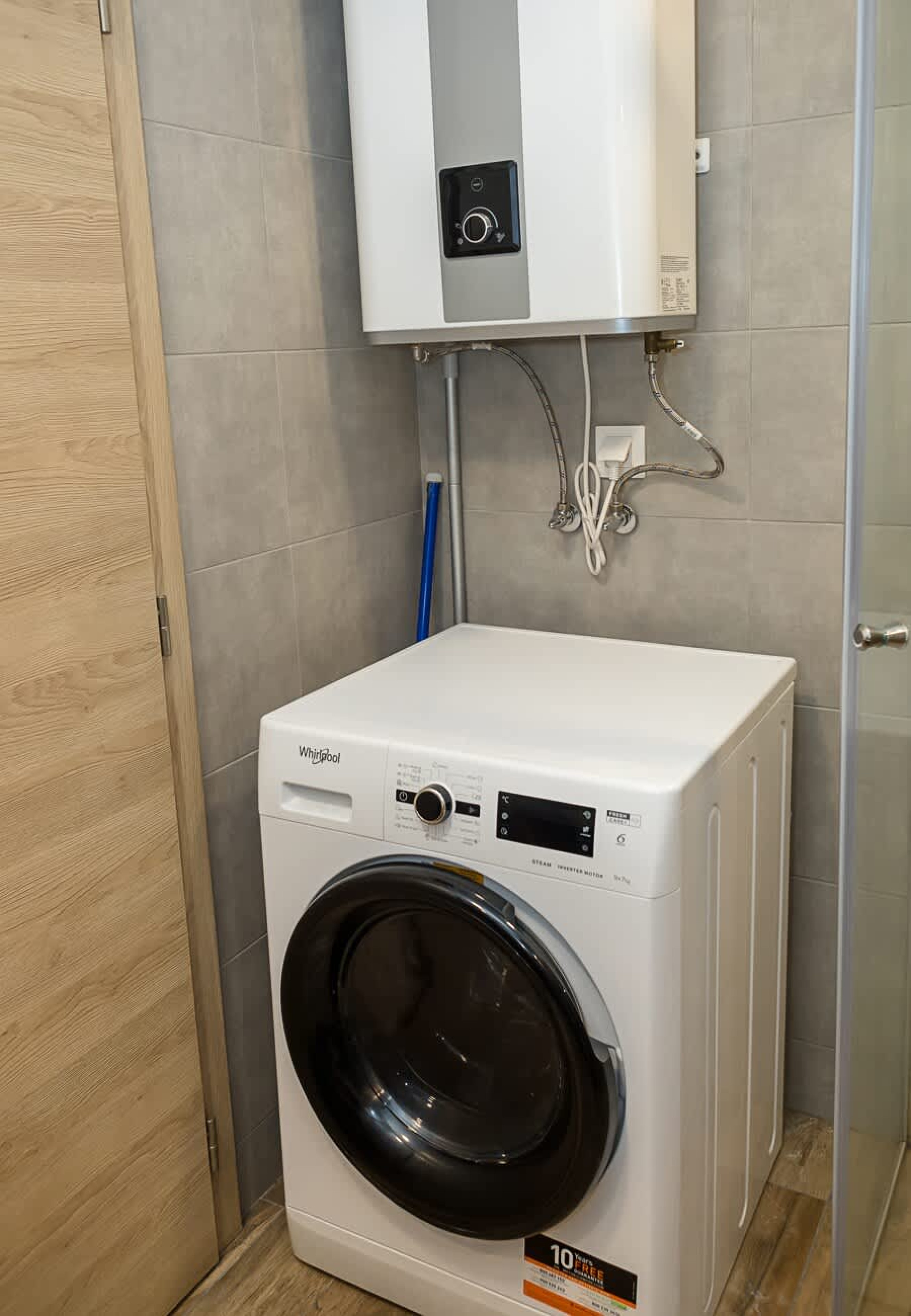 Modern 2-Bedroom Flat with Balcony in Azur Premium - Photo 23